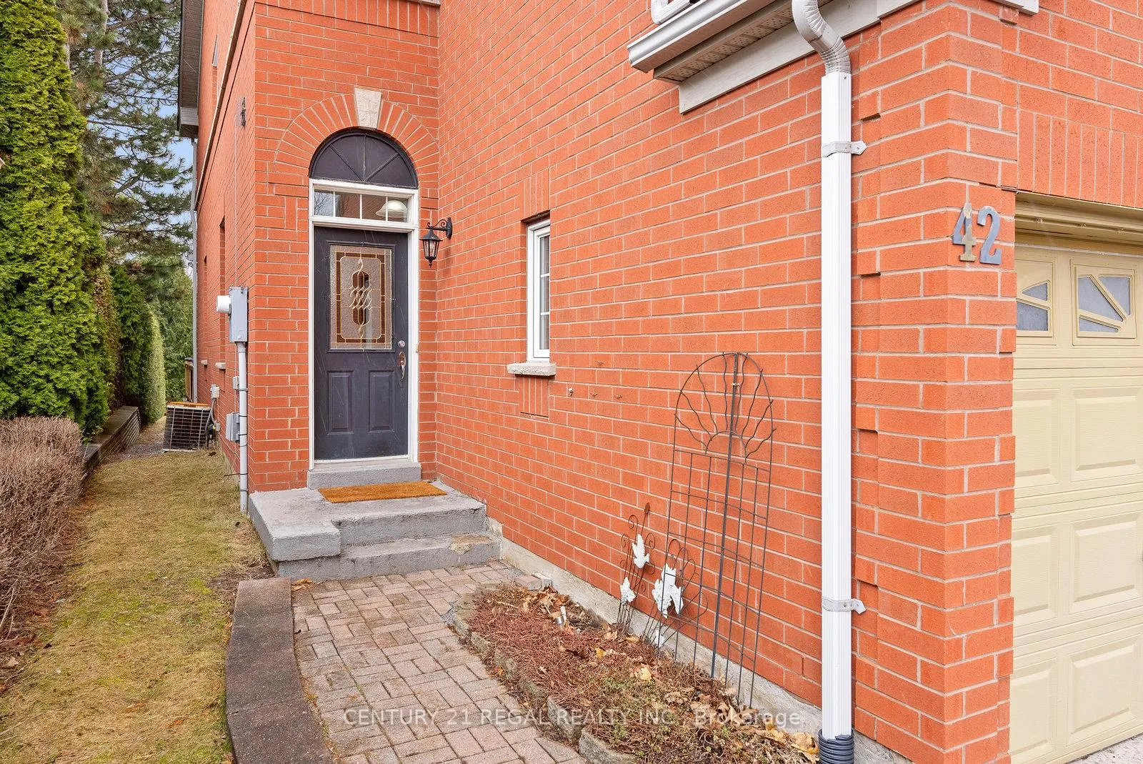 Photo 4 of 42 Ballymore Drive, Aurora, Bayview Wellington — HOMEH