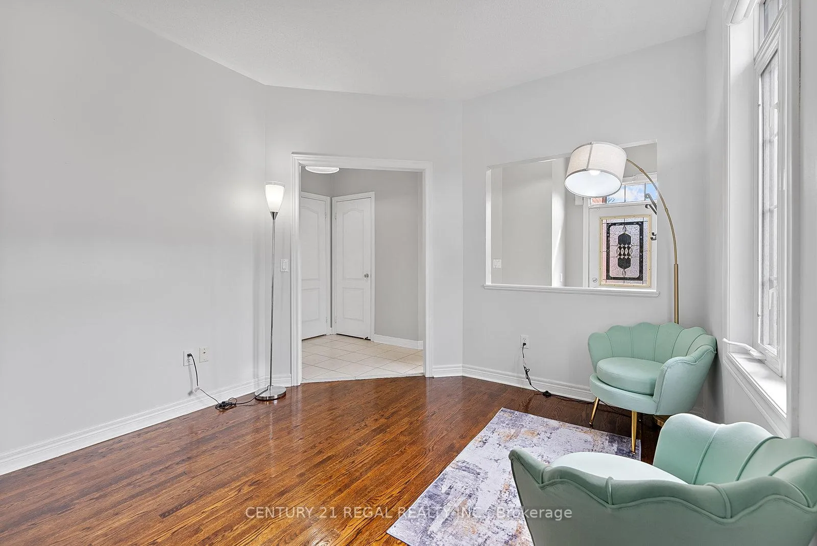 Photo 8 of 42 Ballymore Drive, Aurora, Bayview Wellington — HOMEH