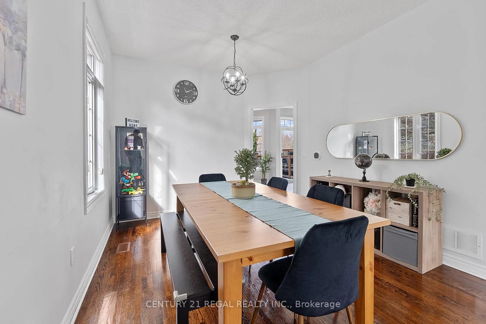 Photo 9 of 42 Ballymore Drive, Aurora, Bayview Wellington — HOMEH