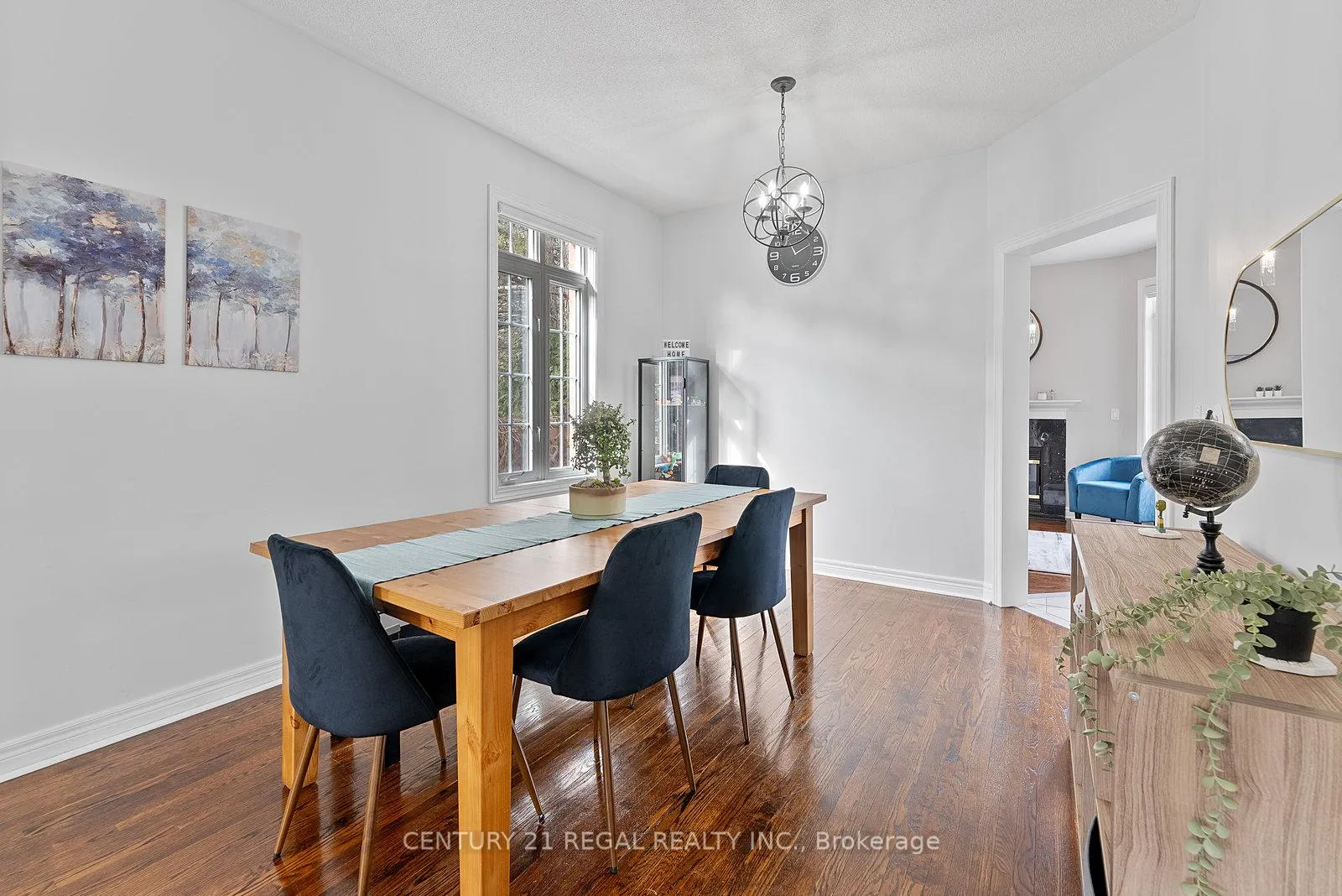 Photo 10 of 42 Ballymore Drive, Aurora, Bayview Wellington — HOMEH