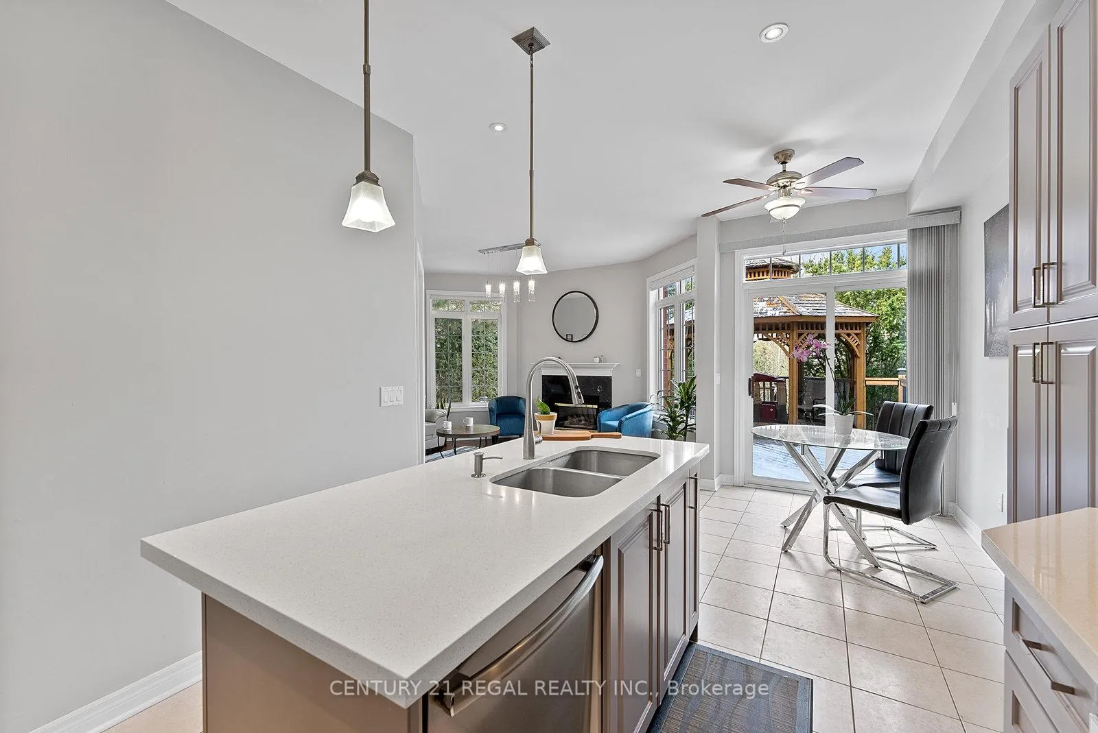 Photo 14 of 42 Ballymore Drive, Aurora, Bayview Wellington — HOMEH
