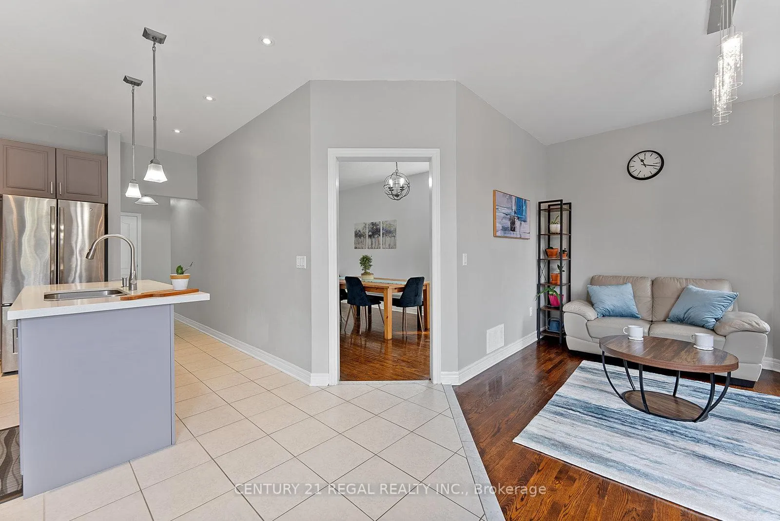 Photo 24 of 42 Ballymore Drive, Aurora, Bayview Wellington — HOMEH
