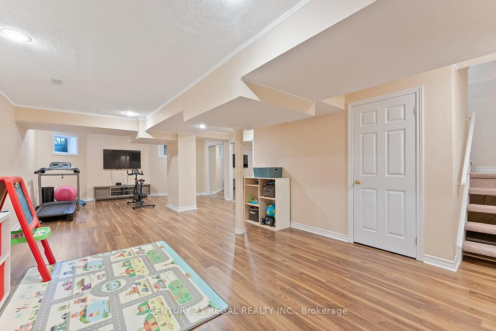 Photo 44 of 42 Ballymore Drive, Aurora, Bayview Wellington — HOMEH