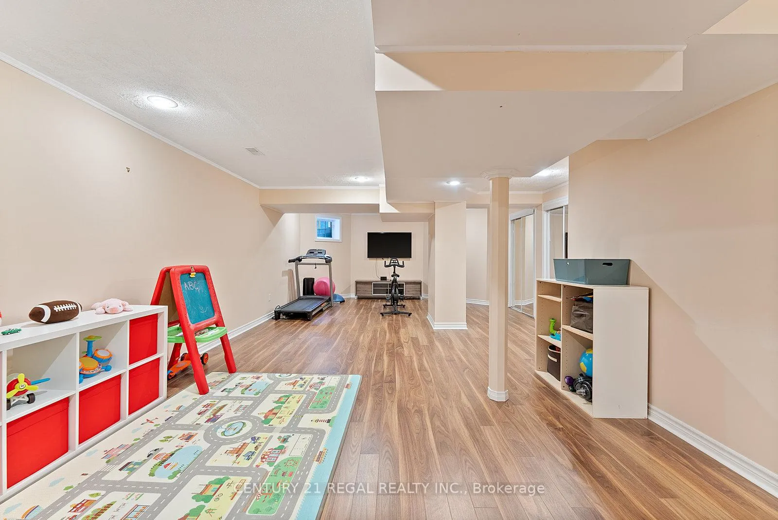 Photo 50 of 42 Ballymore Drive, Aurora, Bayview Wellington — HOMEH