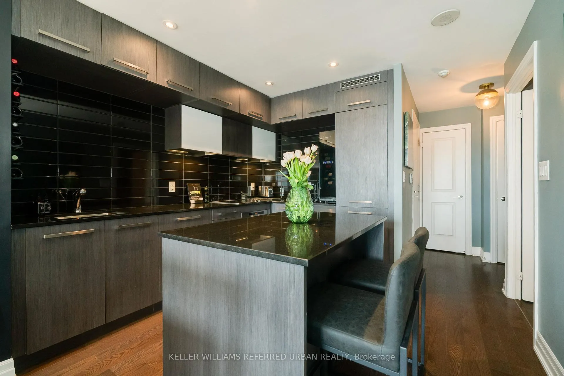 Photo 9 of Unit 3607, 8 The Esplanade, Toronto, Waterfront Communities — HOMEH