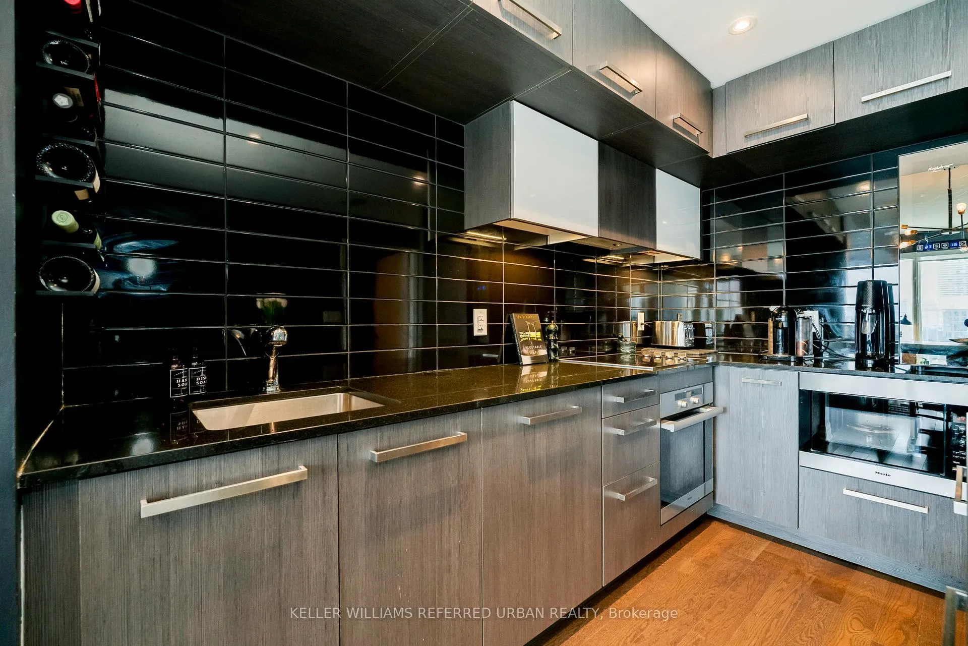 Photo 10 of Unit 3607, 8 The Esplanade, Toronto, Waterfront Communities — HOMEH