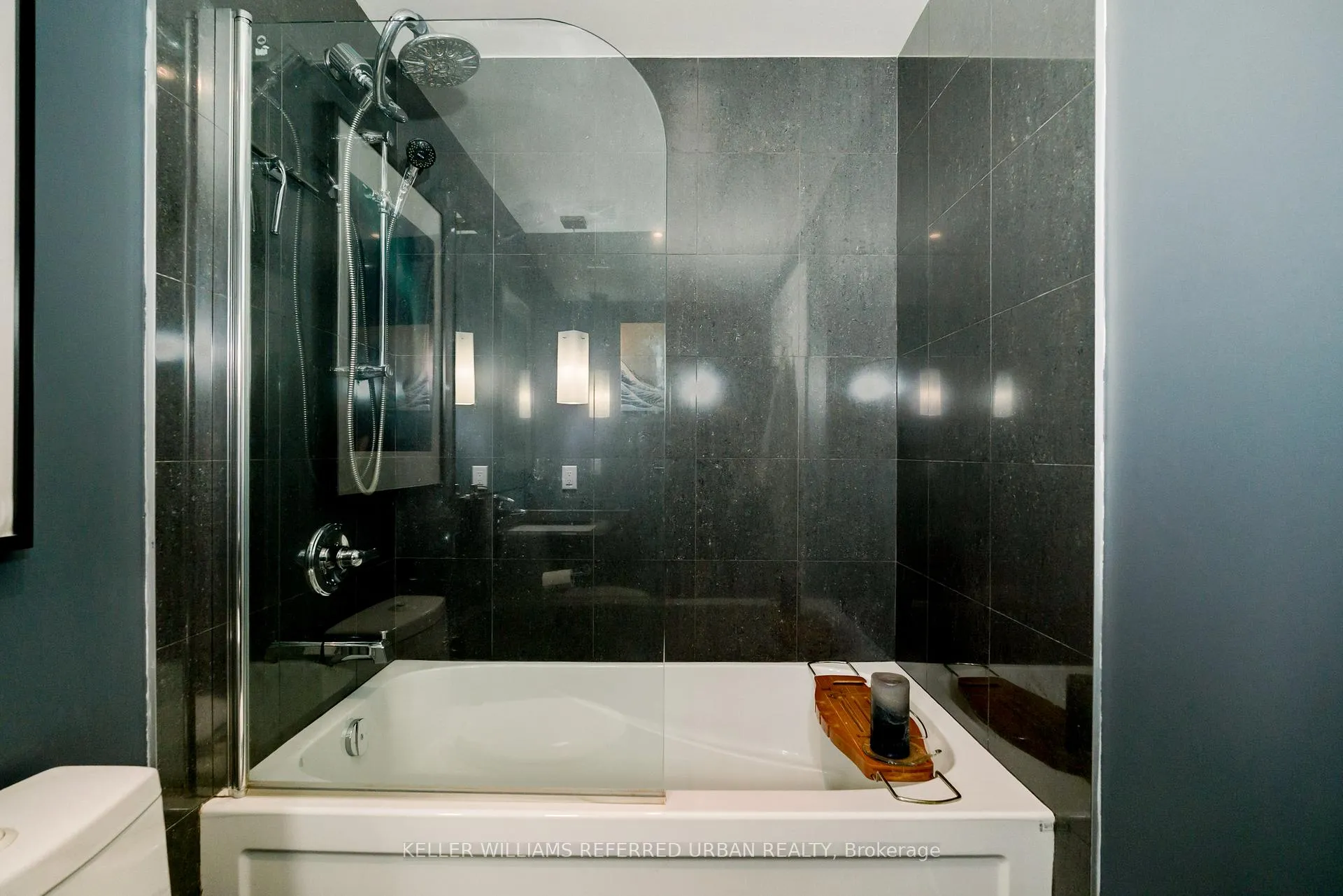 Photo 15 of Unit 3607, 8 The Esplanade, Toronto, Waterfront Communities — HOMEH