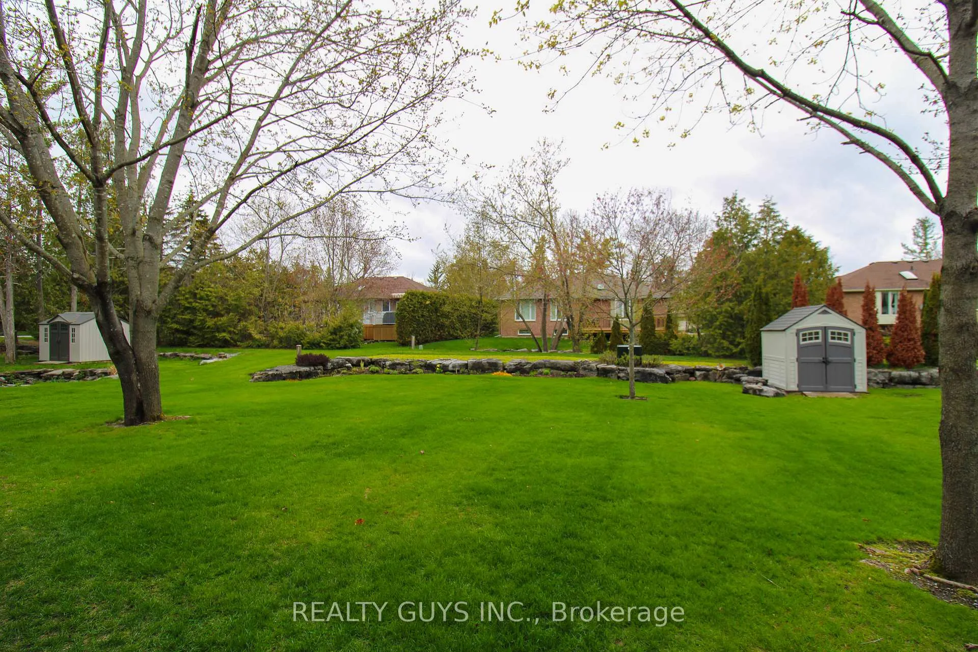 Photo 6 of 34 Olde Forest Lane, Kawartha Lakes, Bobcaygeon — HOMEH