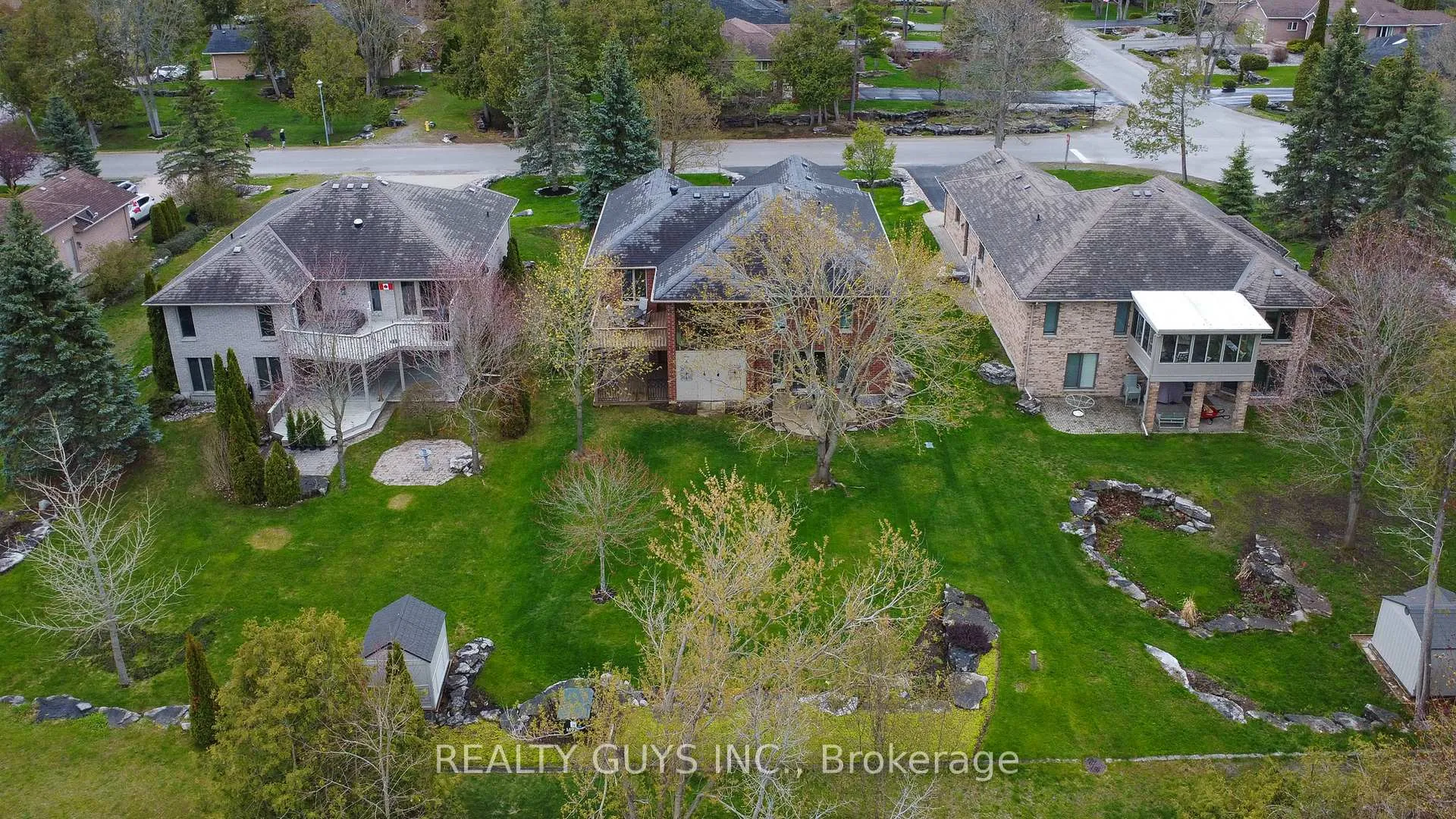 Photo 7 of 34 Olde Forest Lane, Kawartha Lakes, Bobcaygeon — HOMEH