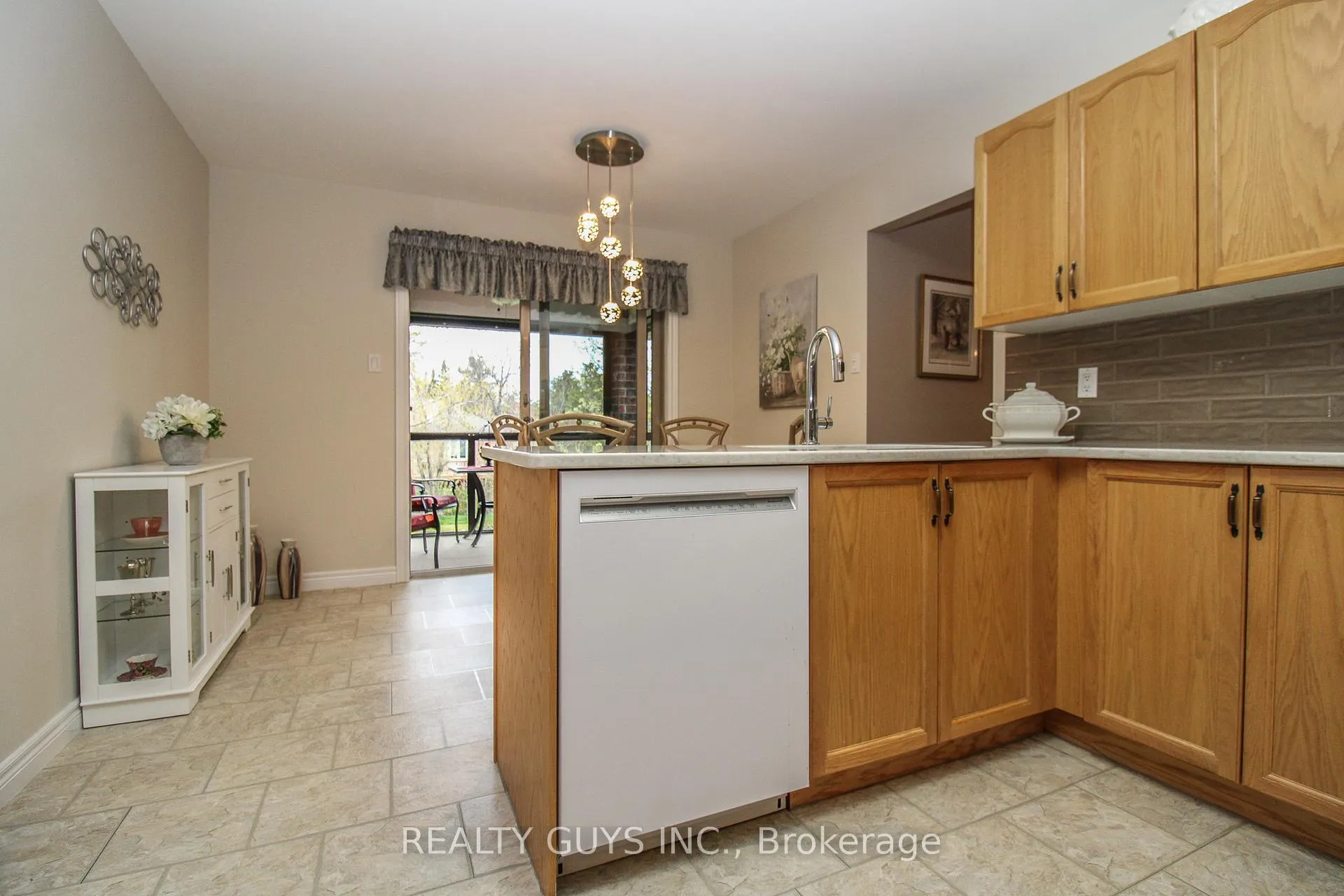 Photo 26 of 34 Olde Forest Lane, Kawartha Lakes, Bobcaygeon — HOMEH