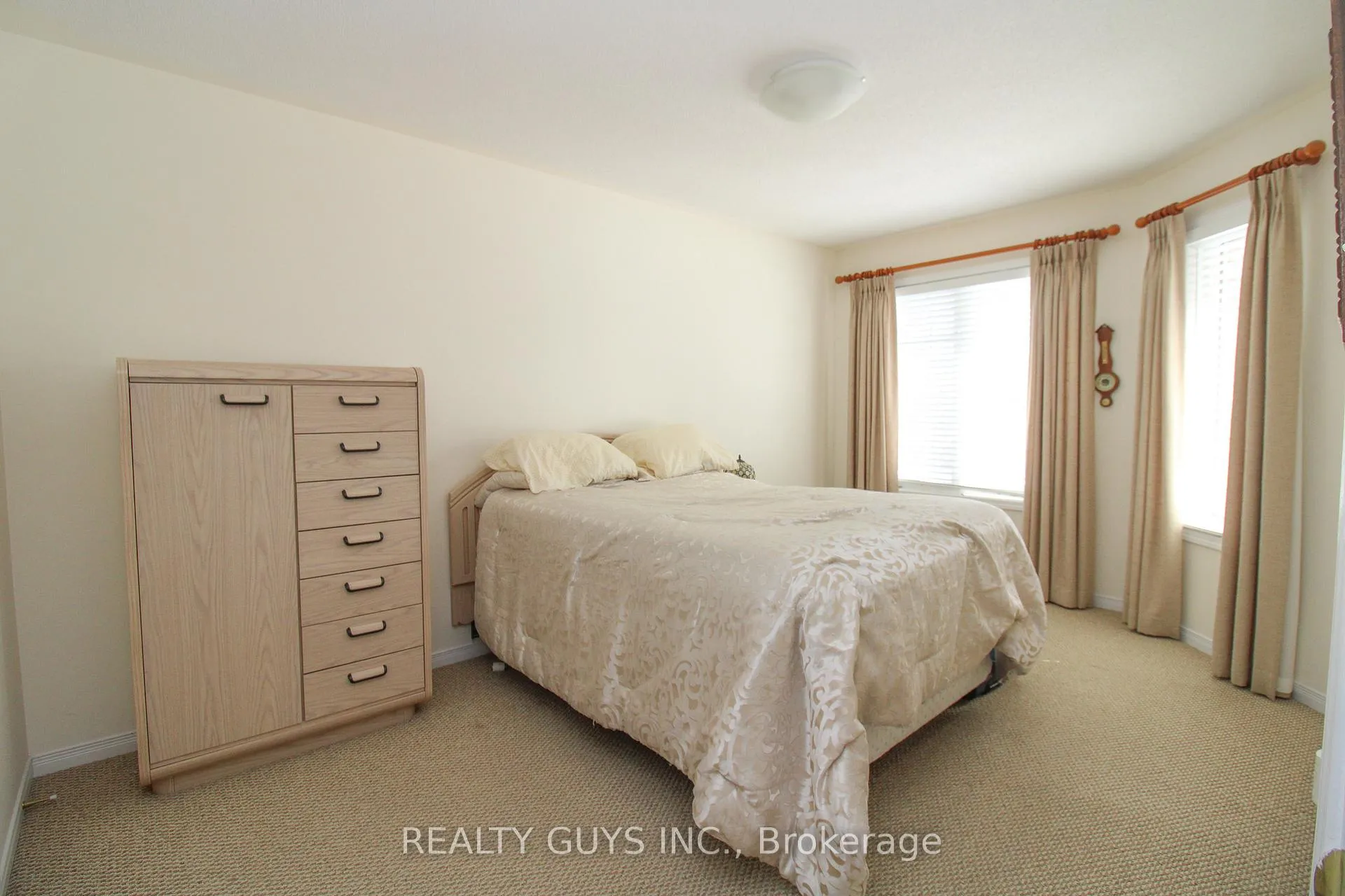 Photo 6 of Unit UNIT #6, 909 Wentworth Street, Peterborough, Otonabee Ward 1 — HOMEH