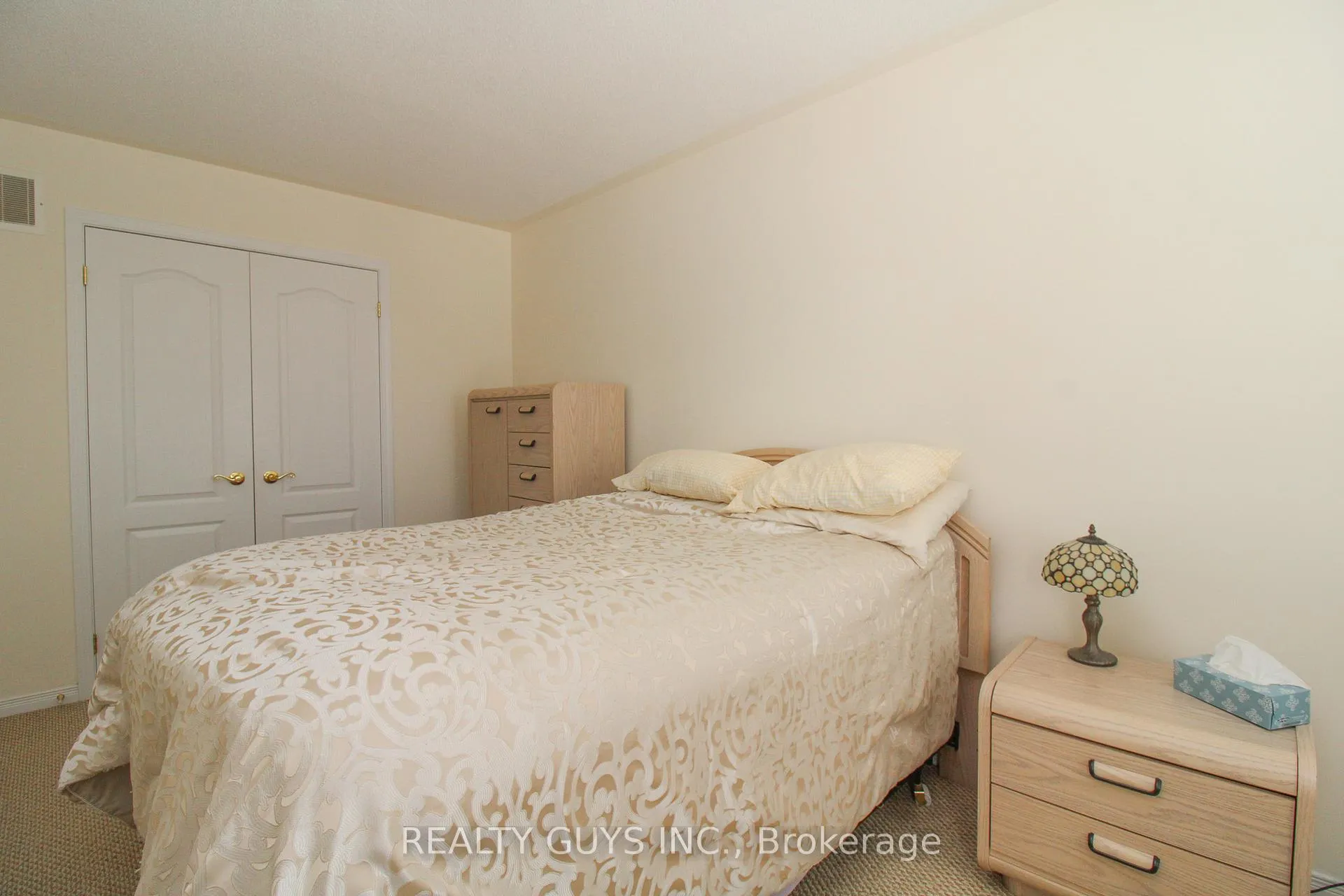 Photo 7 of Unit UNIT #6, 909 Wentworth Street, Peterborough, Otonabee Ward 1 — HOMEH