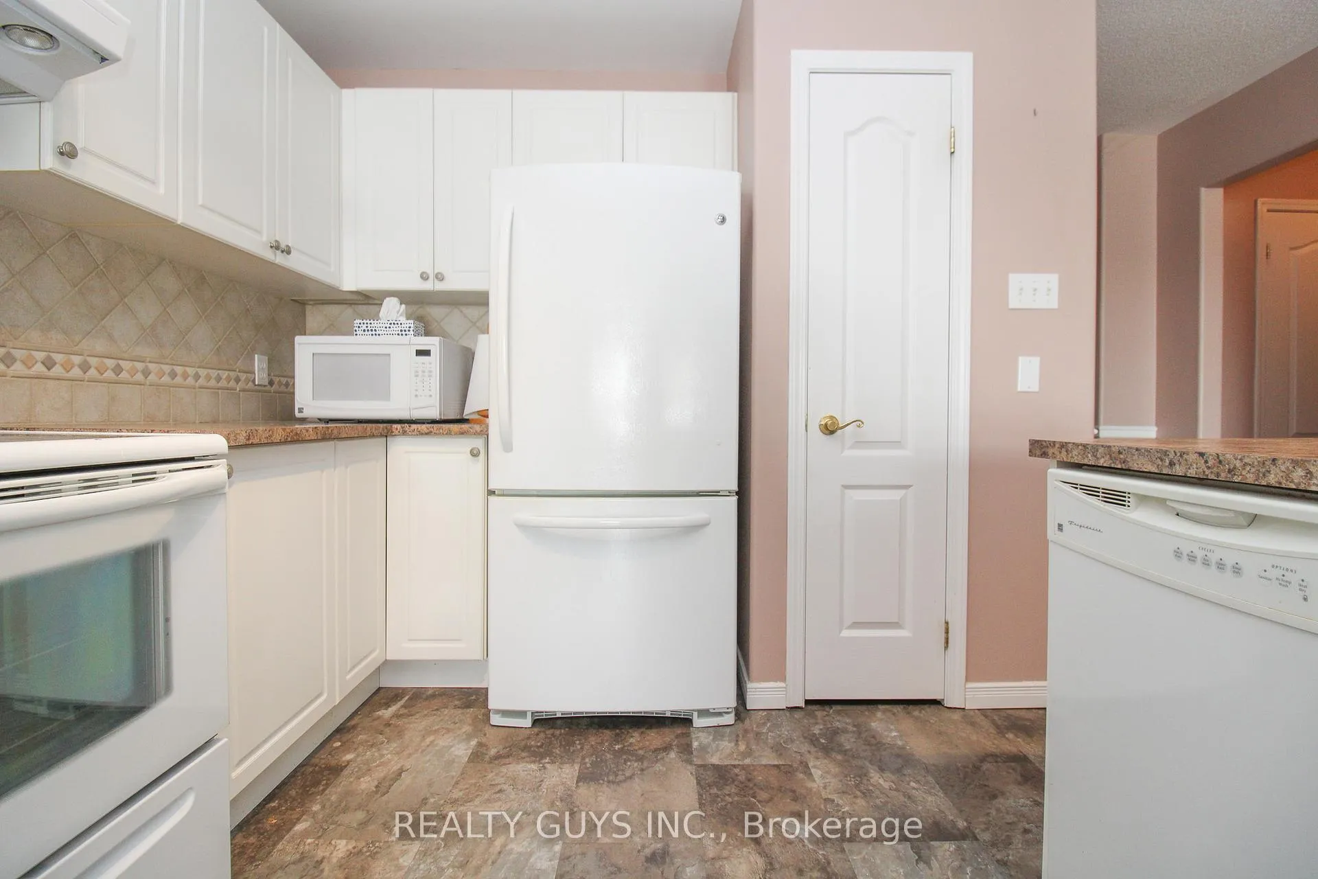 Photo 9 of Unit UNIT #6, 909 Wentworth Street, Peterborough, Otonabee Ward 1 — HOMEH