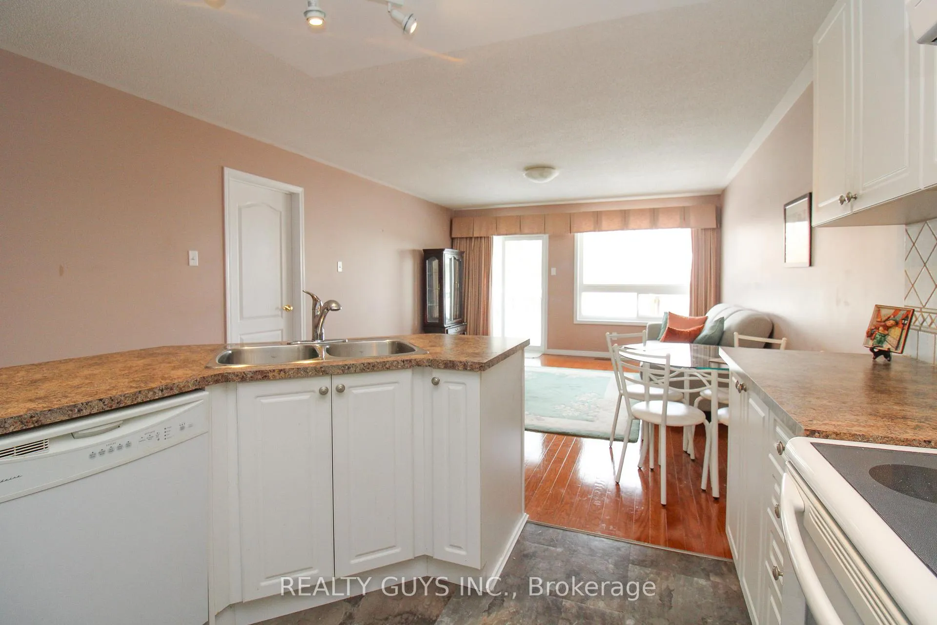 Photo 13 of Unit UNIT #6, 909 Wentworth Street, Peterborough, Otonabee Ward 1 — HOMEH