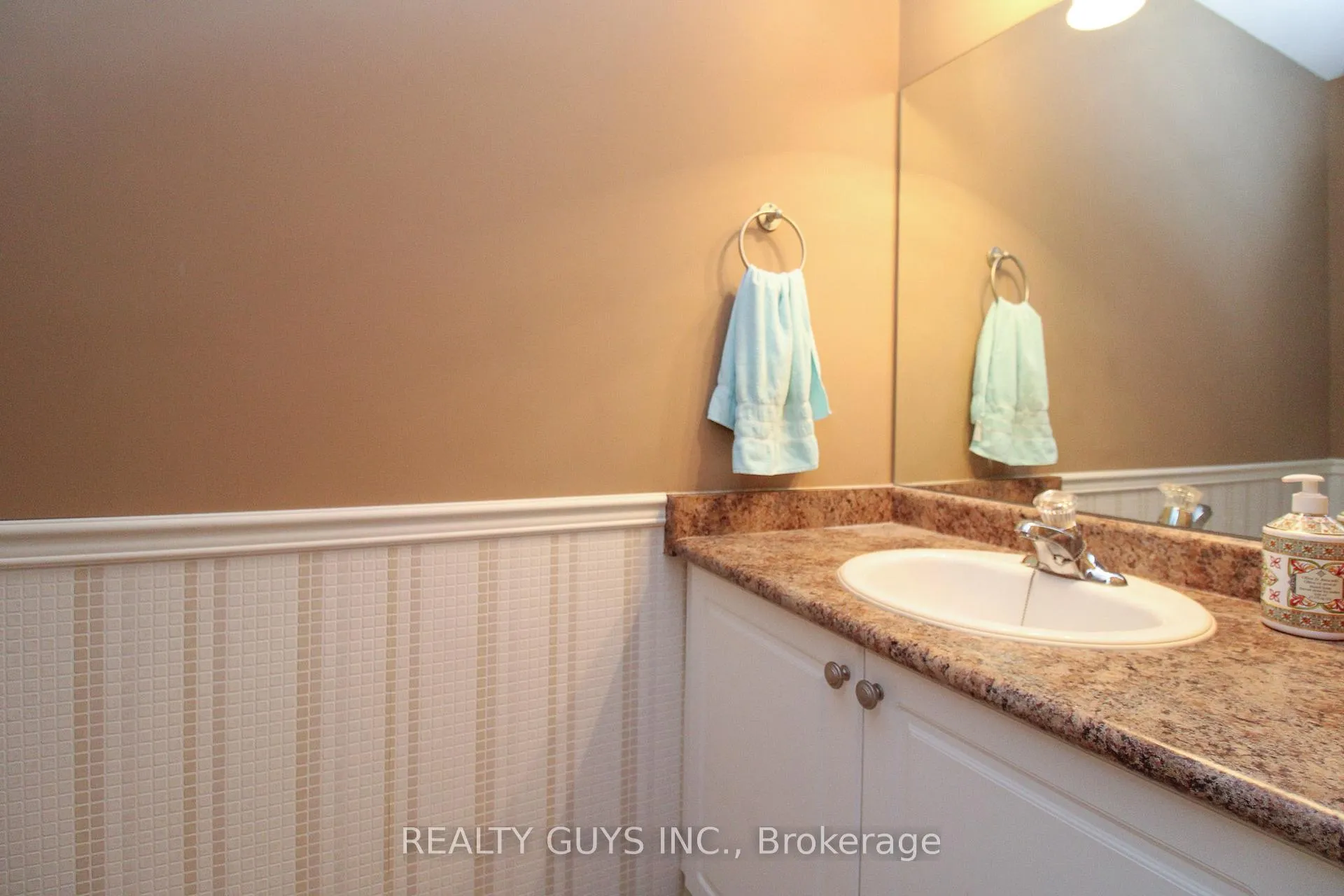 Photo 24 of Unit UNIT #6, 909 Wentworth Street, Peterborough, Otonabee Ward 1 — HOMEH