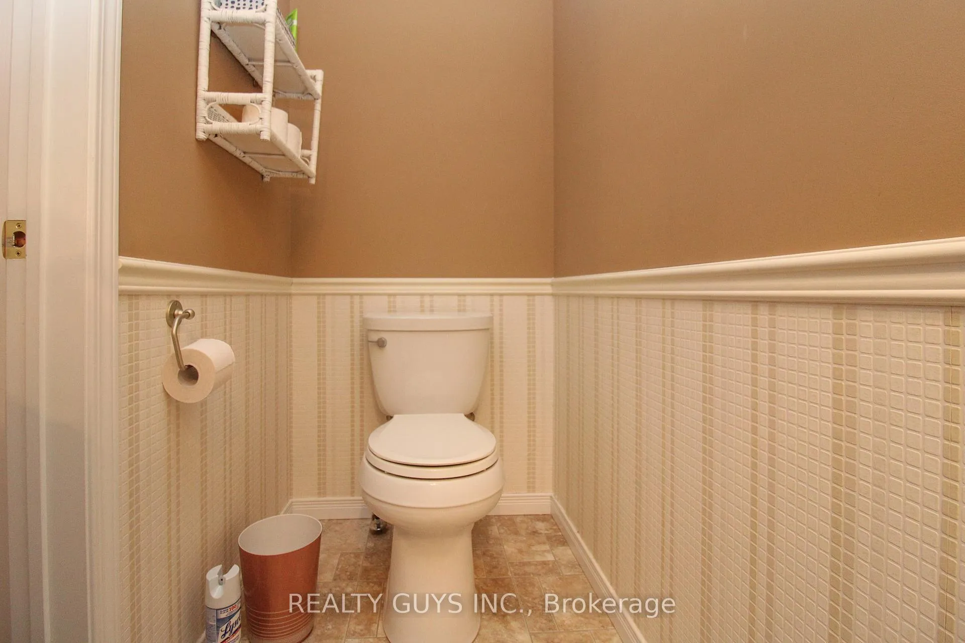 Photo 25 of Unit UNIT #6, 909 Wentworth Street, Peterborough, Otonabee Ward 1 — HOMEH