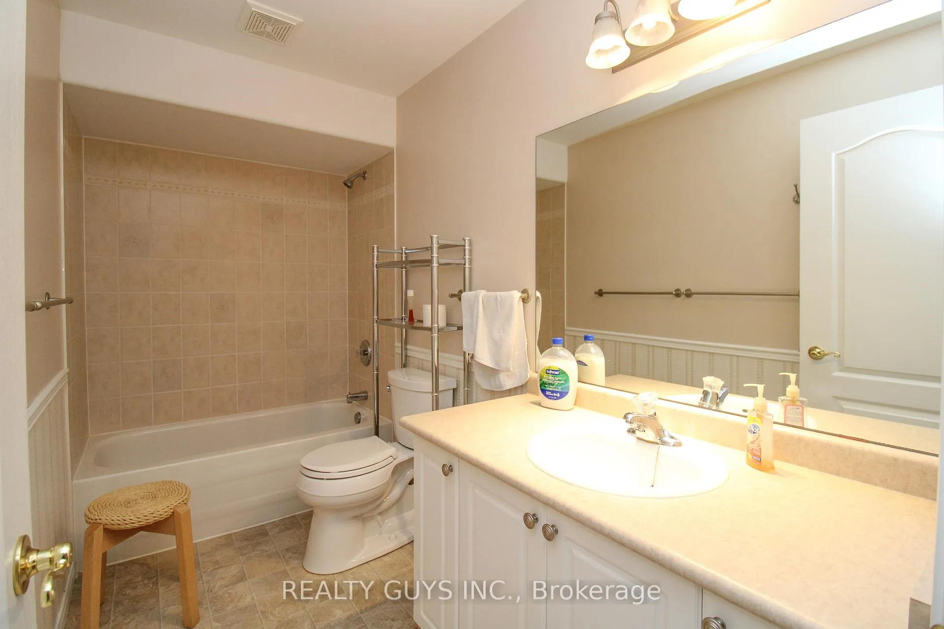 Photo 38 of Unit UNIT #6, 909 Wentworth Street, Peterborough, Otonabee Ward 1 — HOMEH