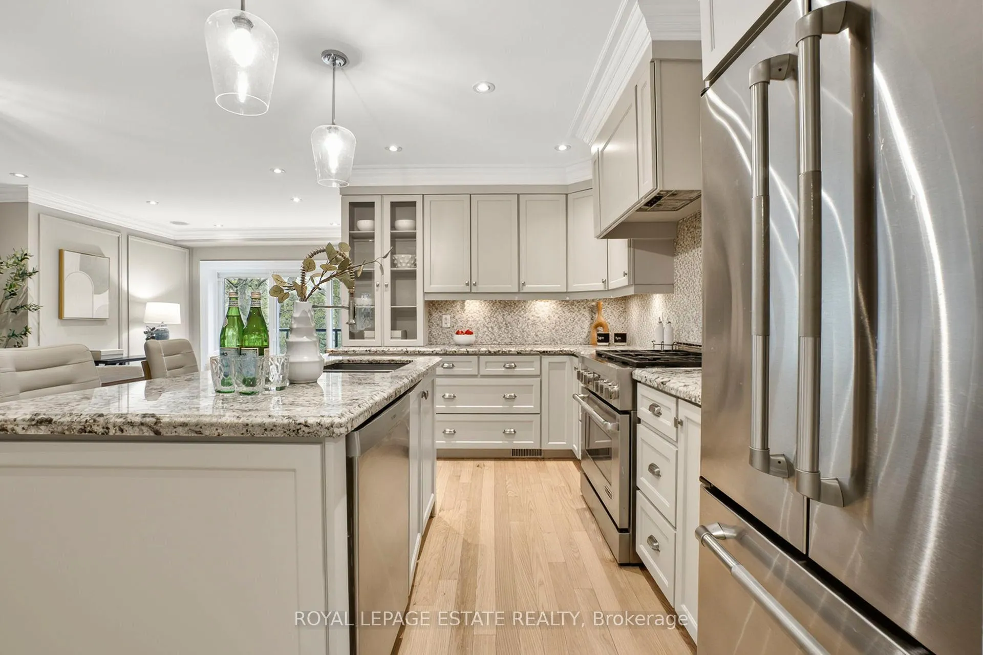 Photo 13 of 63 Beaufort Road, Toronto, The Beaches — HOMEH