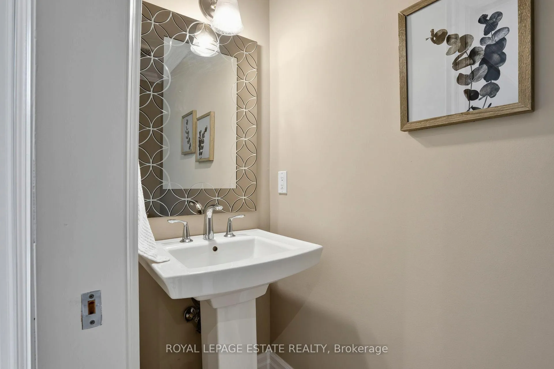 Photo 17 of 63 Beaufort Road, Toronto, The Beaches — HOMEH