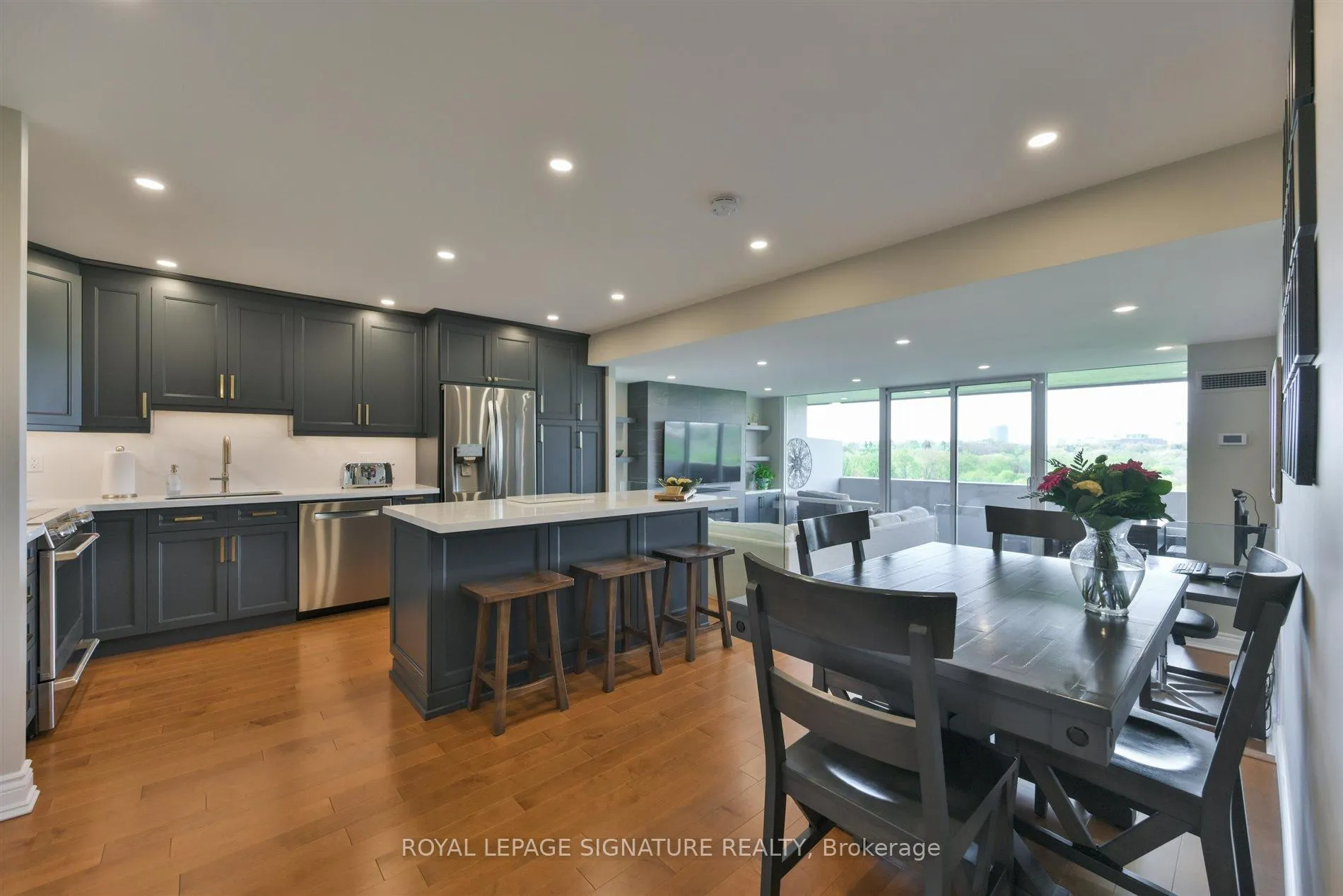 Photo 1 of Unit 912, 240 Scarlett Road, Toronto, Rockcliffe-Smythe — HOMEH
