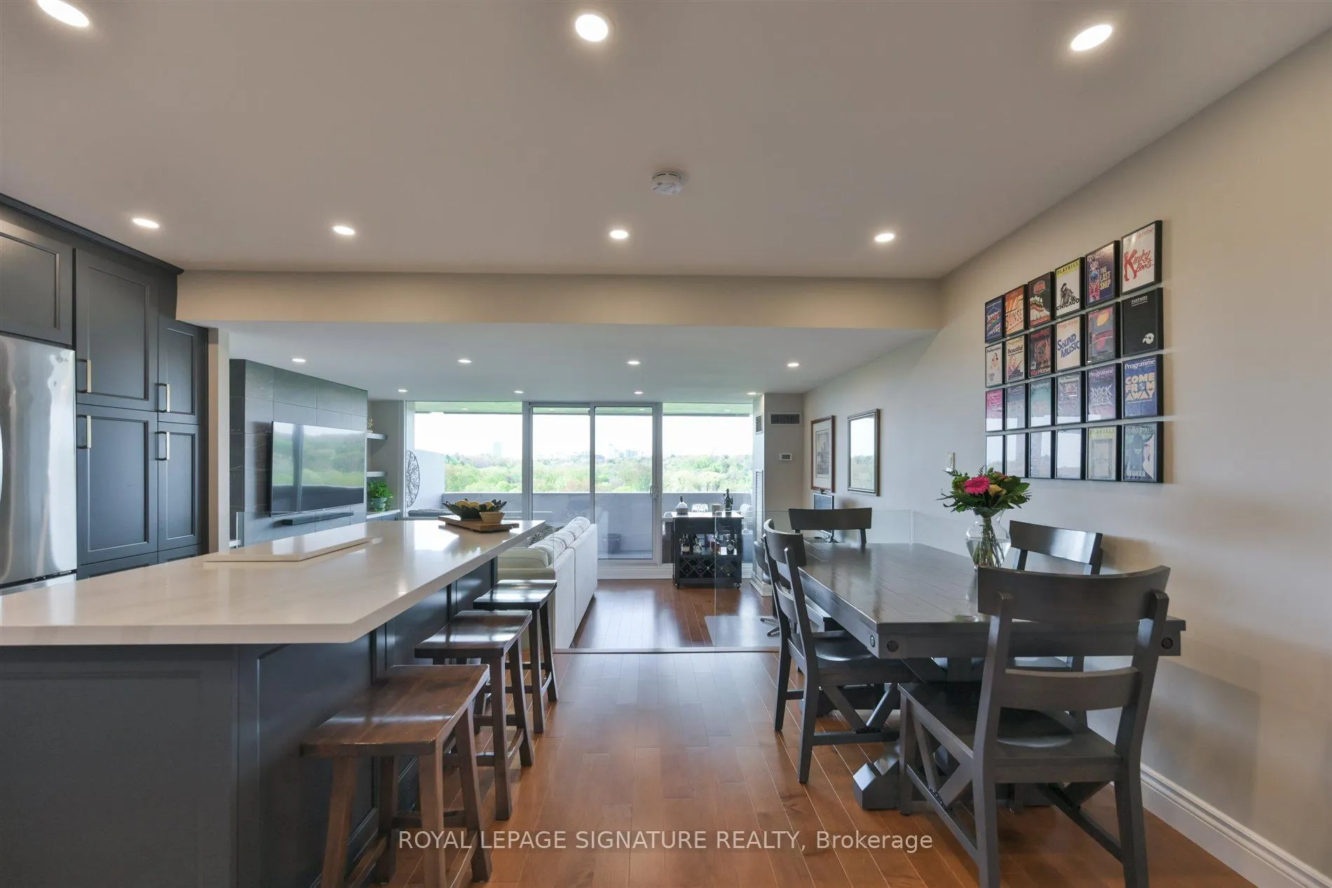 Photo 5 of Unit 912, 240 Scarlett Road, Toronto, Rockcliffe-Smythe — HOMEH