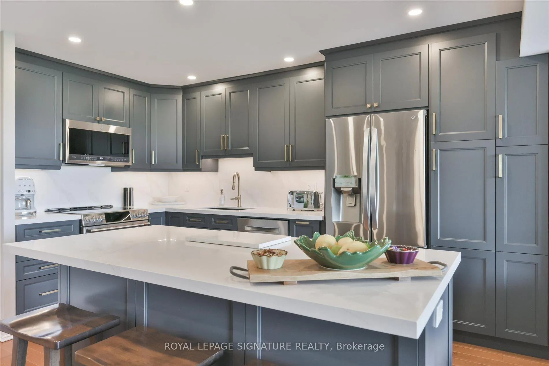 Photo 7 of Unit 912, 240 Scarlett Road, Toronto, Rockcliffe-Smythe — HOMEH