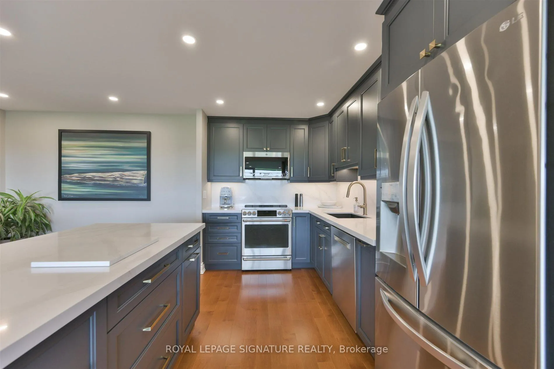 Photo 8 of Unit 912, 240 Scarlett Road, Toronto, Rockcliffe-Smythe — HOMEH