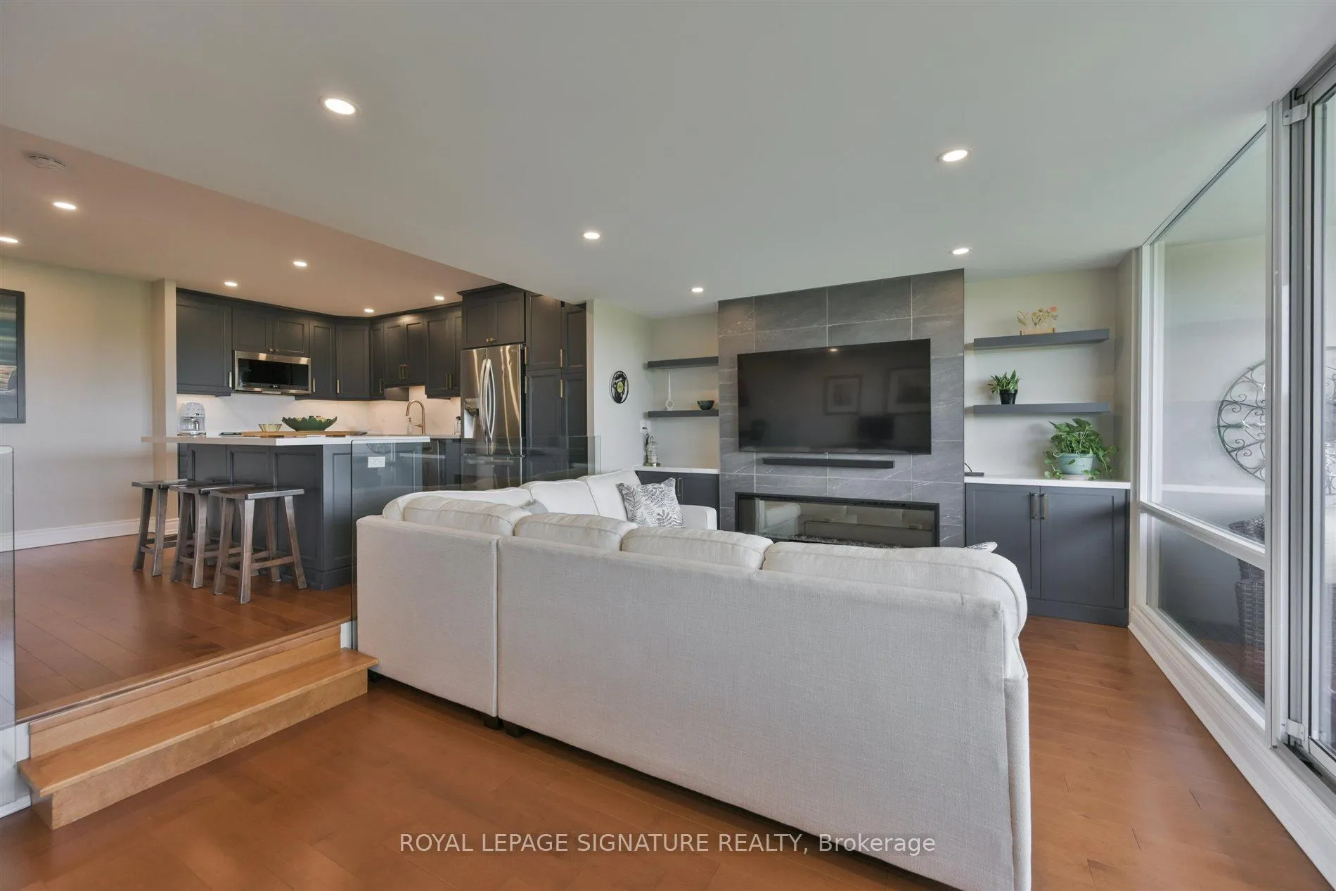 Photo 16 of Unit 912, 240 Scarlett Road, Toronto, Rockcliffe-Smythe — HOMEH