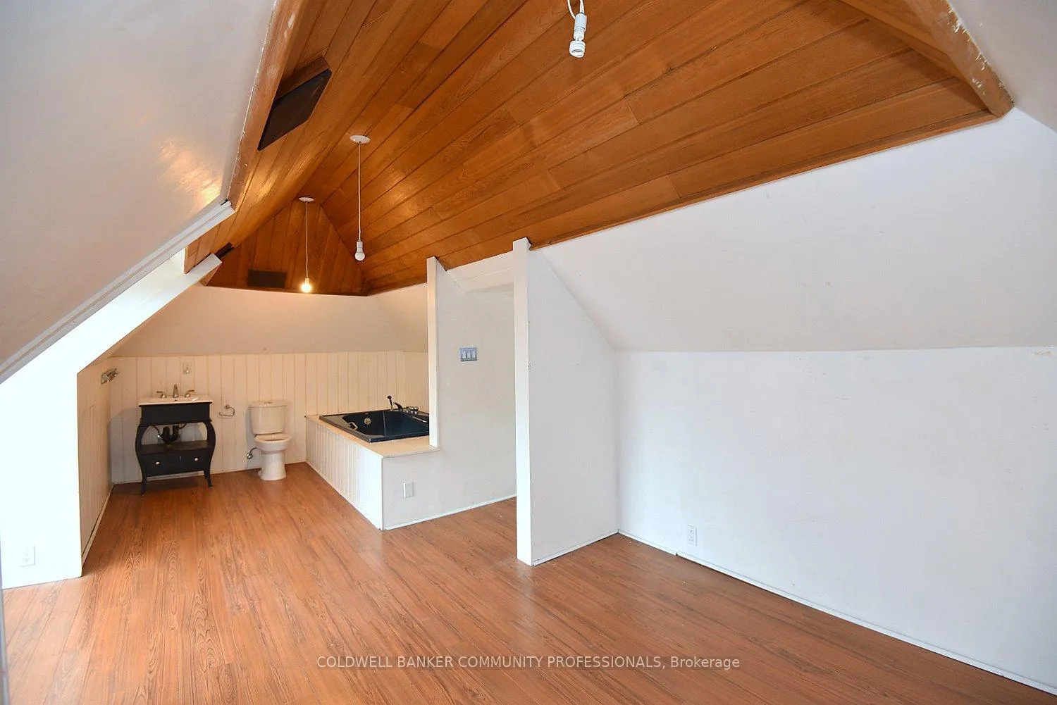 Photo 32 of 128 Hess Street S, Hamilton, Durand — HOMEH