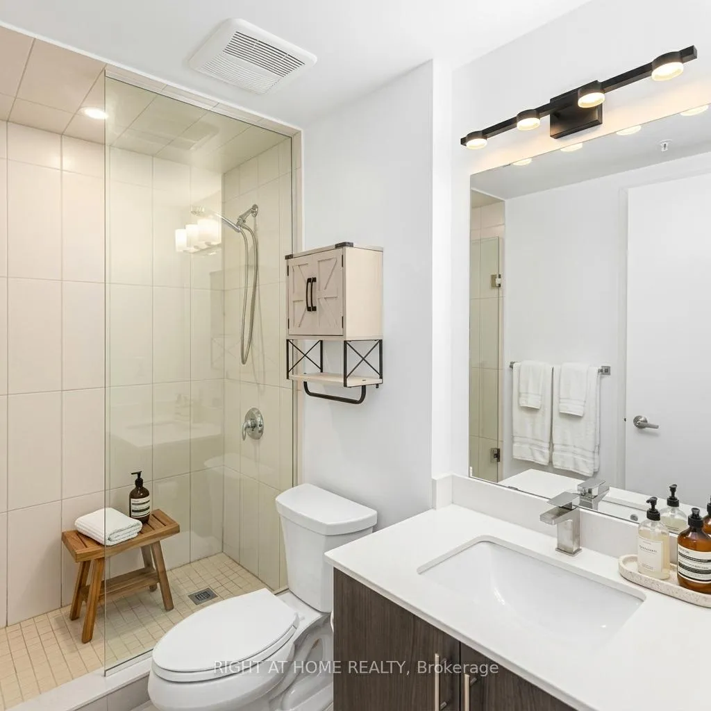 Photo 7 of Unit 711, 550 North Service Road, Grimsby, Grimsby Beach — HOMEH
