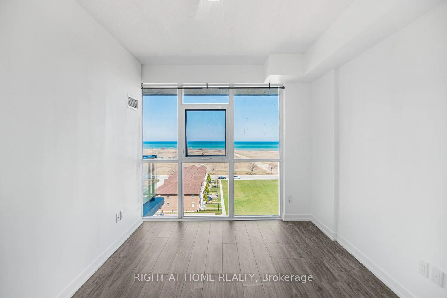 Photo 21 of Unit 711, 550 North Service Road, Grimsby, Grimsby Beach — HOMEH