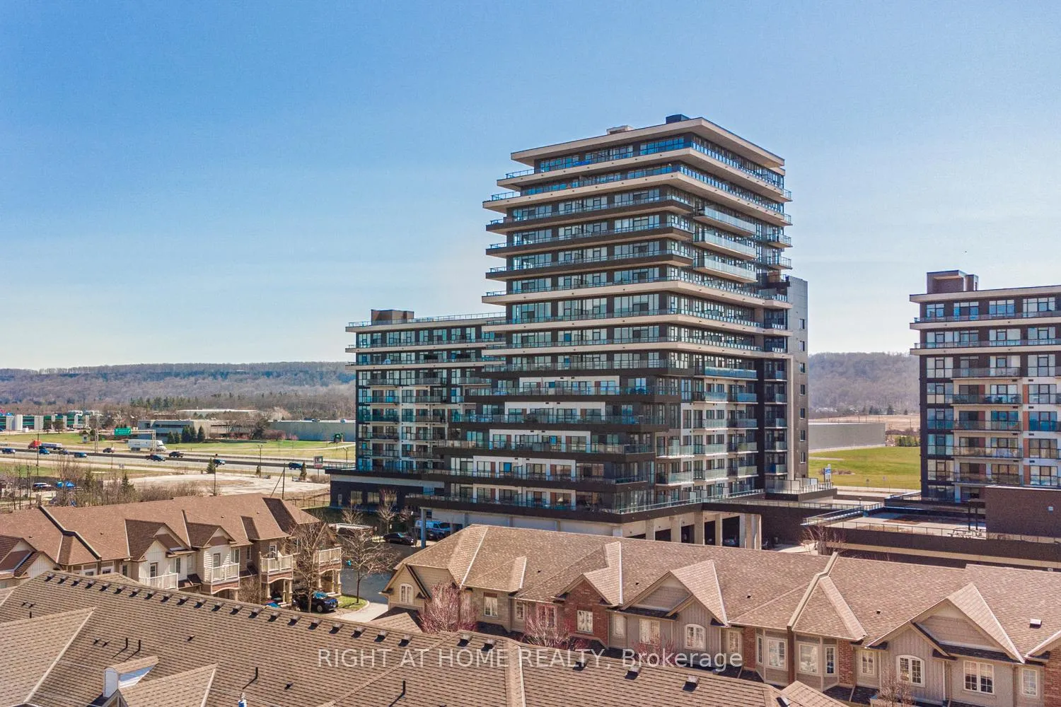 Photo 29 of Unit 711, 550 North Service Road, Grimsby, Grimsby Beach — HOMEH