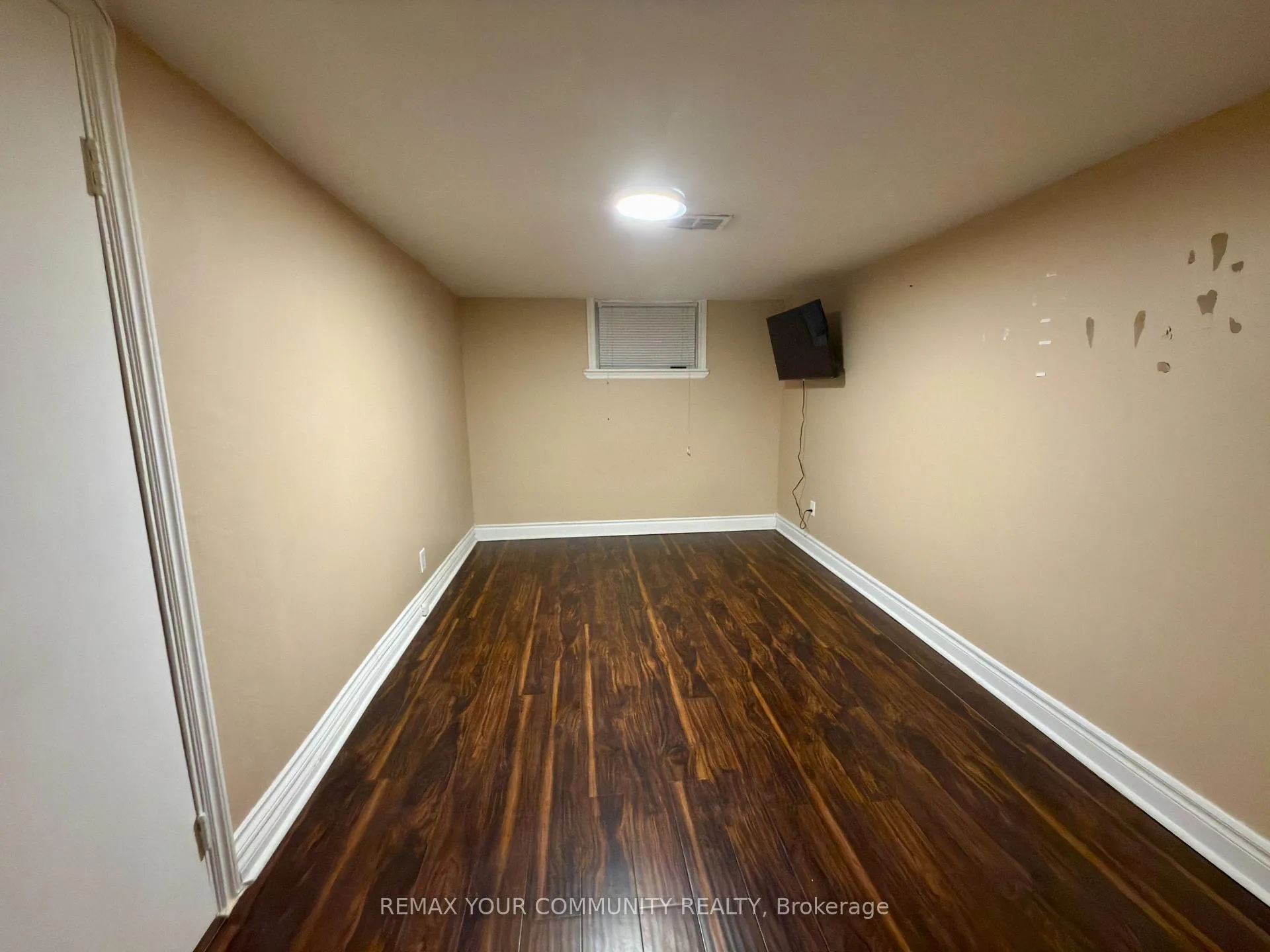 Photo 6 of Unit Lower Unit 1, 86 Lesmount Avenue, Toronto, East York — HOMEH