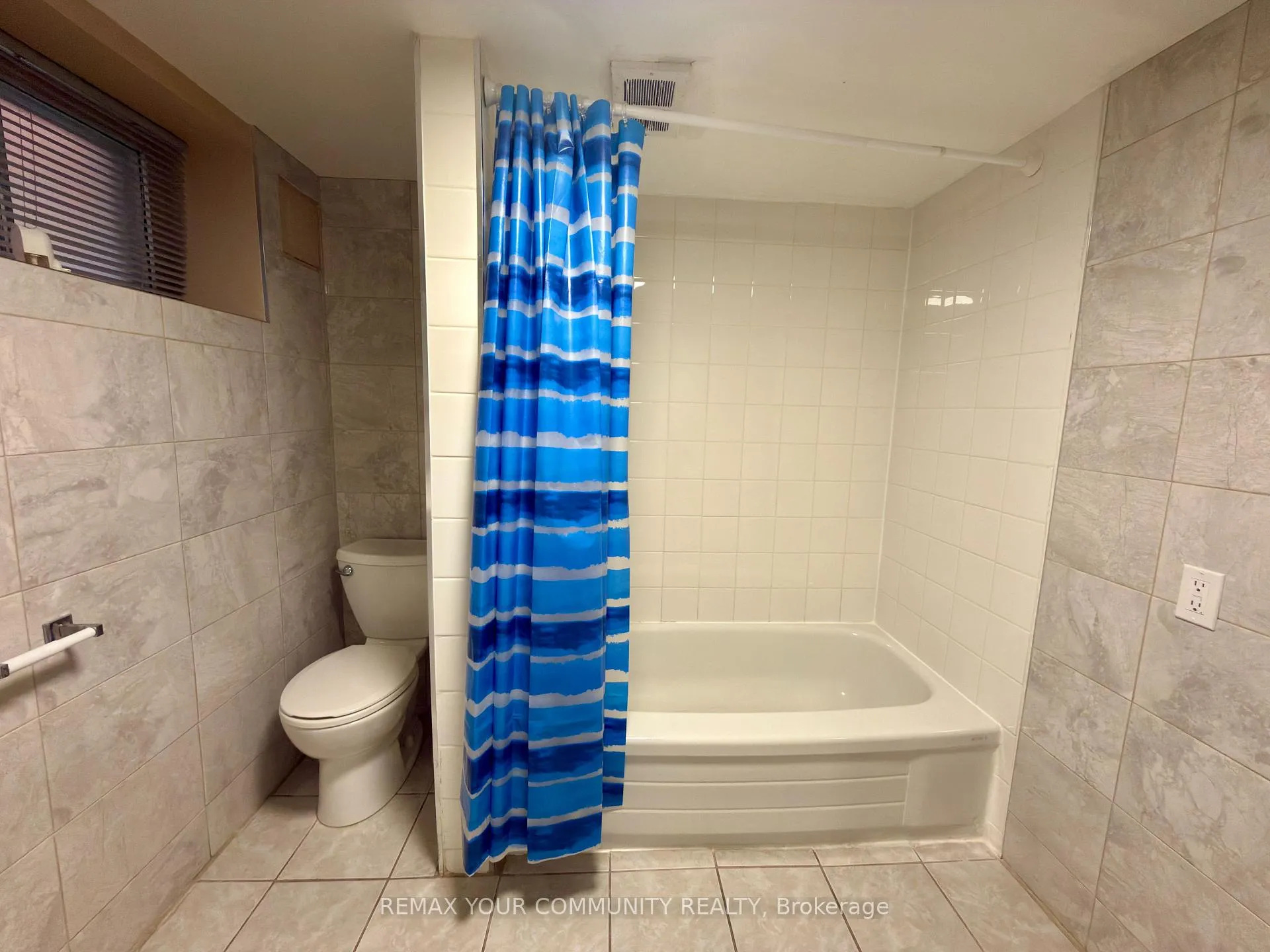 Photo 10 of Unit Lower Unit 1, 86 Lesmount Avenue, Toronto, East York — HOMEH