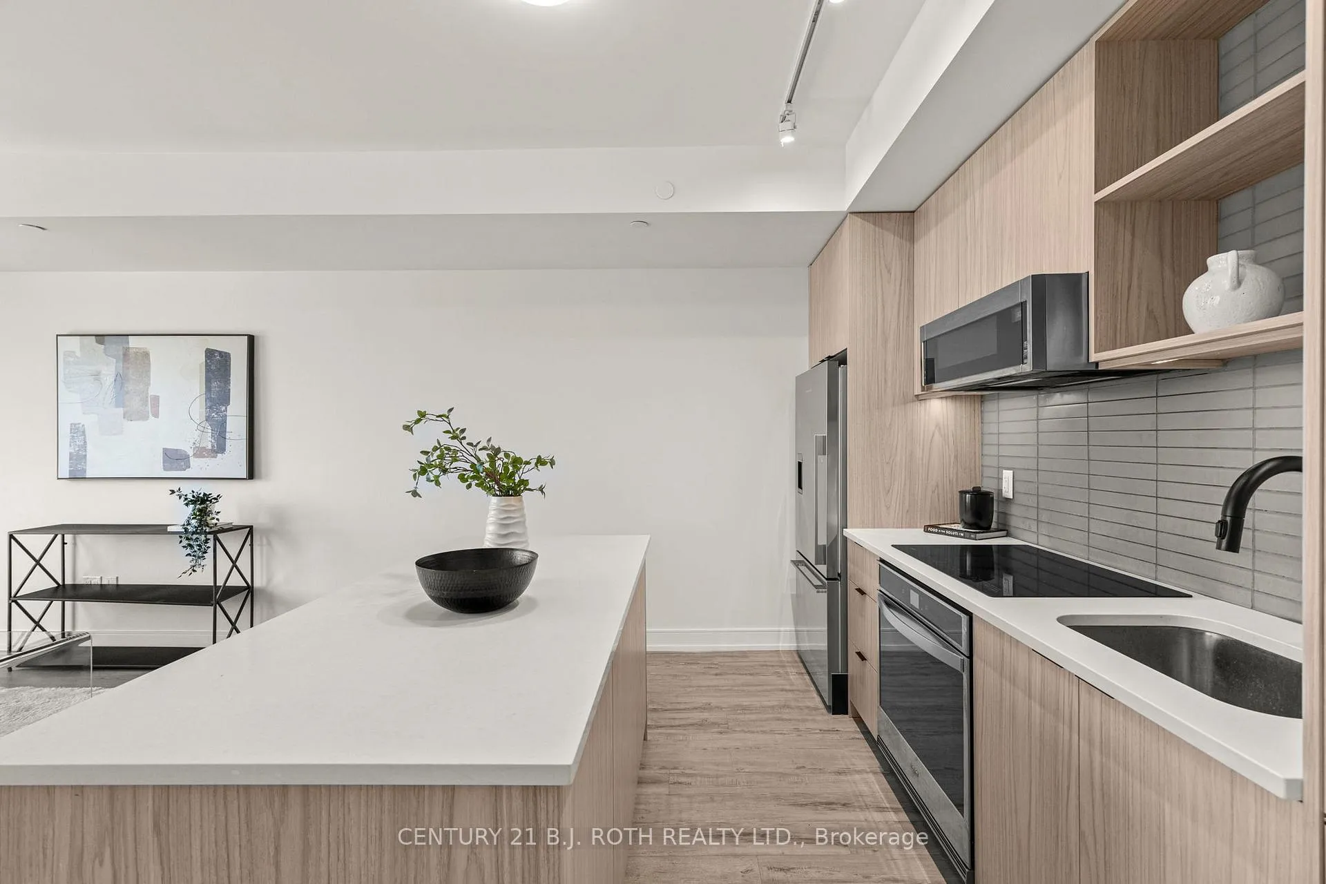 Photo 9 of Unit 715, 185 dunlop Street E, Barrie, Lakeshore — HOMEH