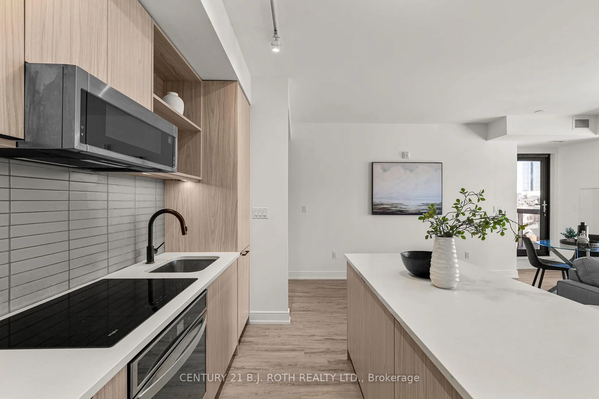 Photo 10 of Unit 715, 185 dunlop Street E, Barrie, Lakeshore — HOMEH