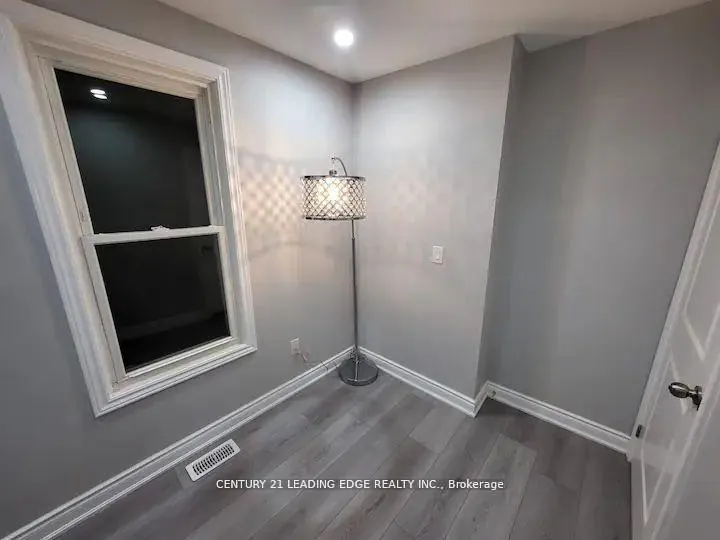 Photo 15 of 5595 Wesley Place, Niagara Falls, Downtown — HOMEH