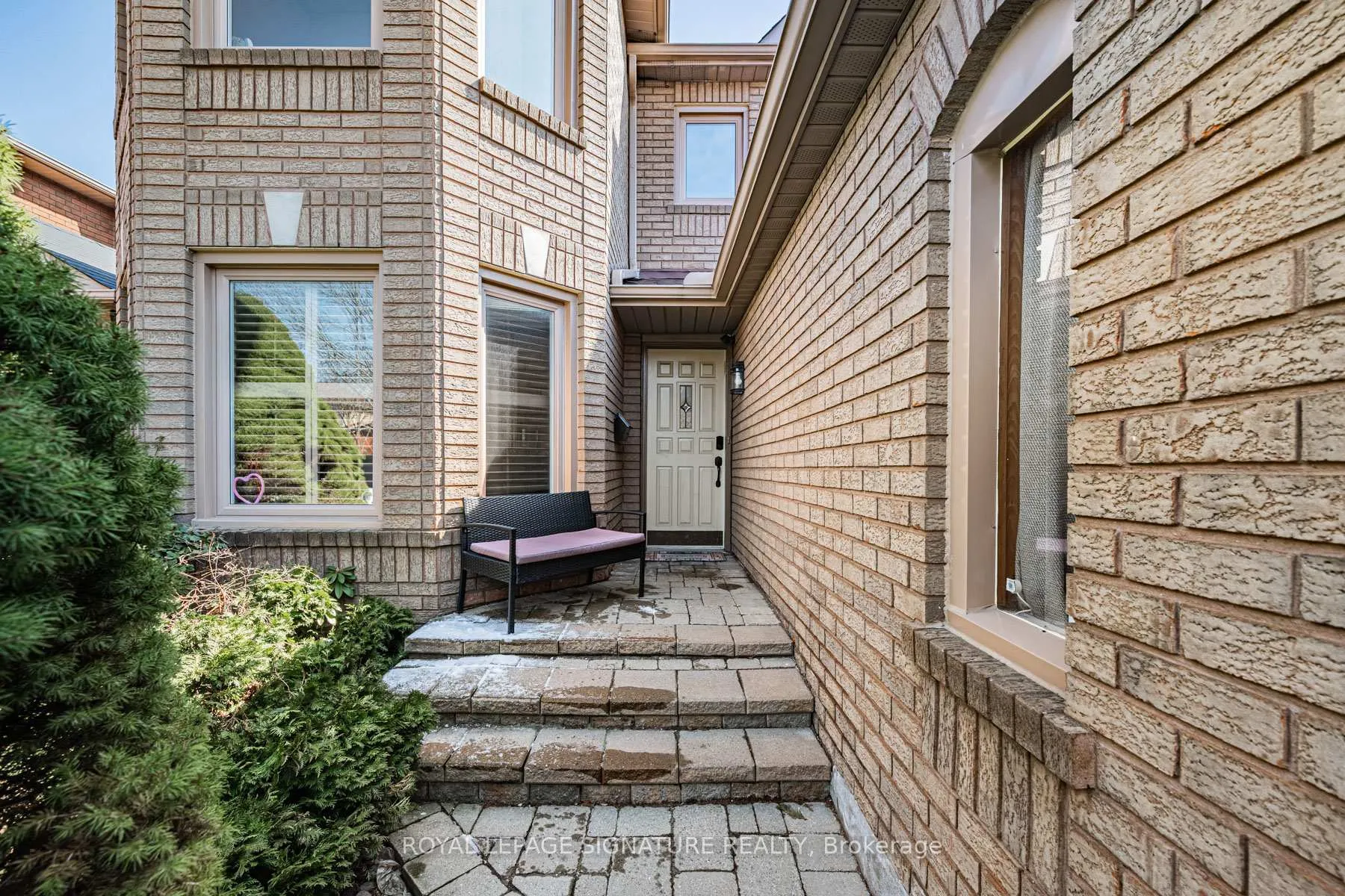 Photo 3 of 59 Edenbridge Drive, Vaughan, Beverley Glen — HOMEH