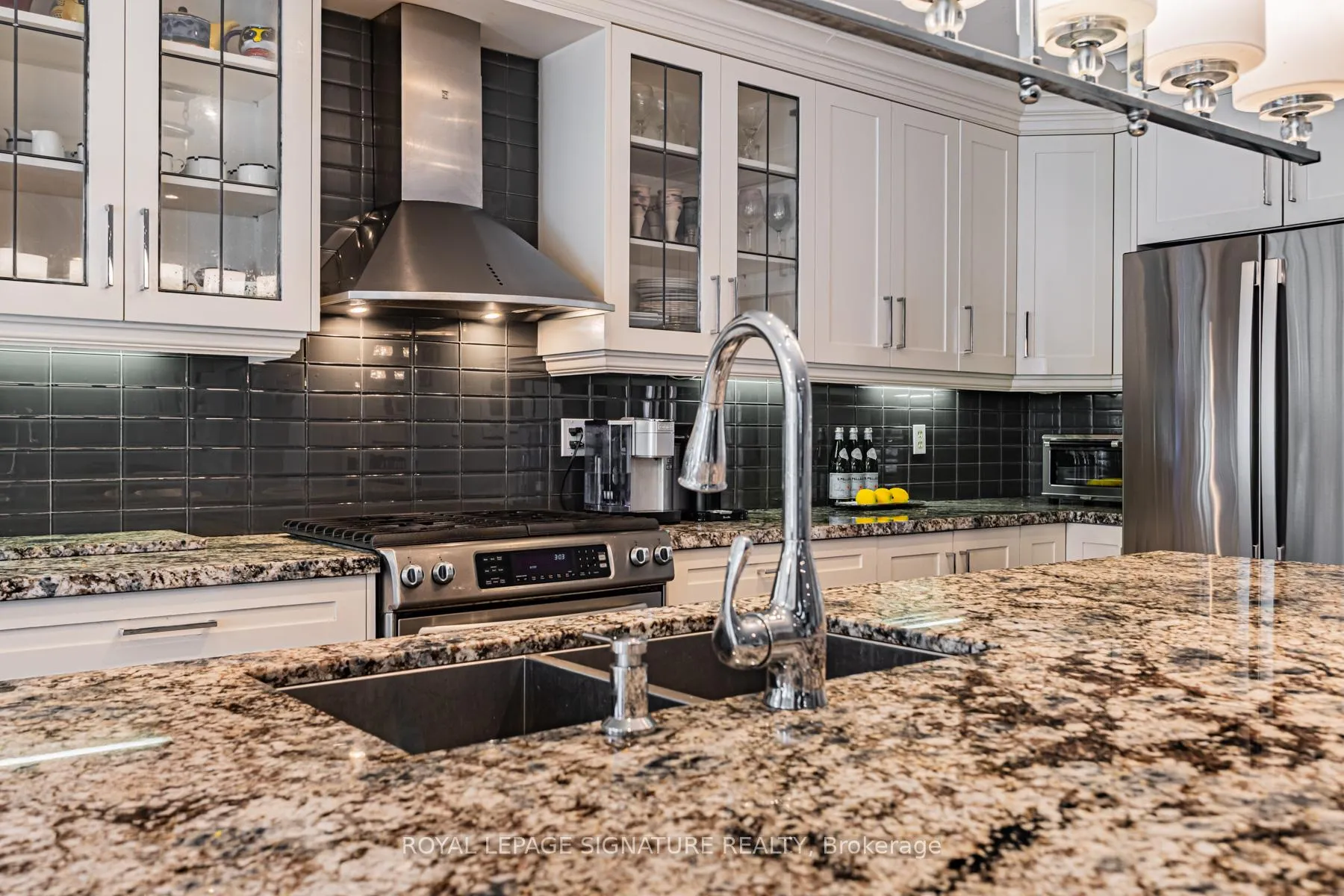 Photo 15 of 59 Edenbridge Drive, Vaughan, Beverley Glen — HOMEH