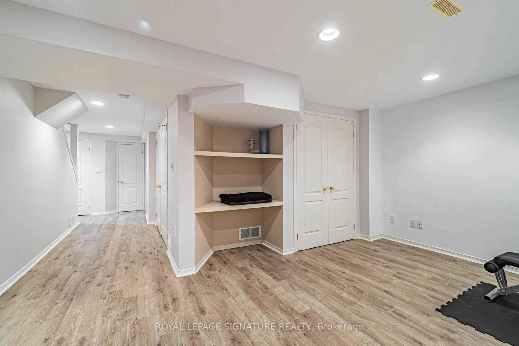 Photo 37 of 59 Edenbridge Drive, Vaughan, Beverley Glen — HOMEH