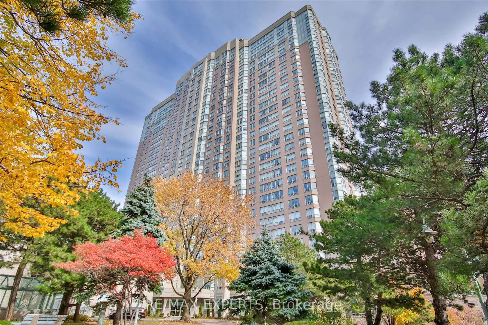 Photo 1 of Unit 819, 88 Corporate Drive, Scarborough, Woburn — HOMEH