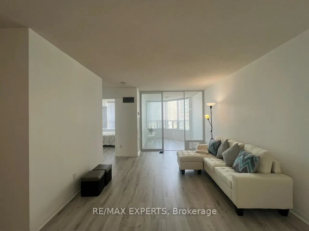 Photo 2 of Unit 819, 88 Corporate Drive, Scarborough, Woburn — HOMEH