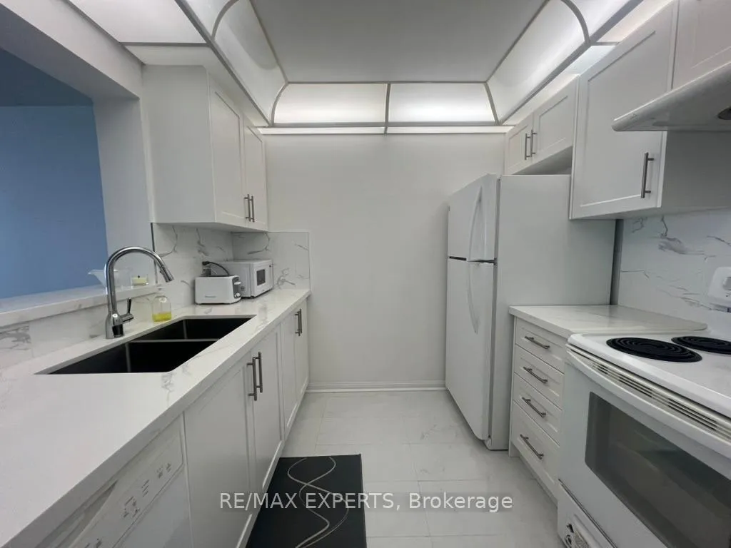Photo 5 of Unit 819, 88 Corporate Drive, Scarborough, Woburn — HOMEH