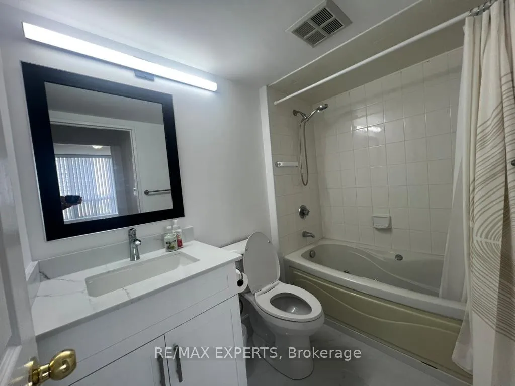 Photo 12 of Unit 819, 88 Corporate Drive, Scarborough, Woburn — HOMEH