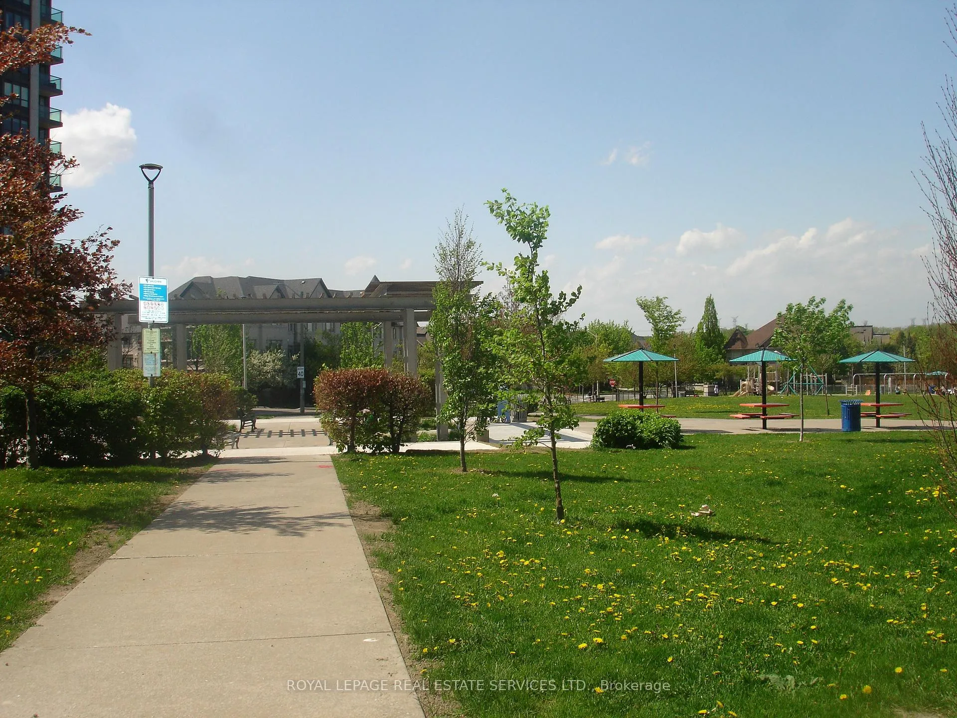 Photo 5 of Unit 311, 15 North Park Road, Vaughan, Beverley Glen — HOMEH