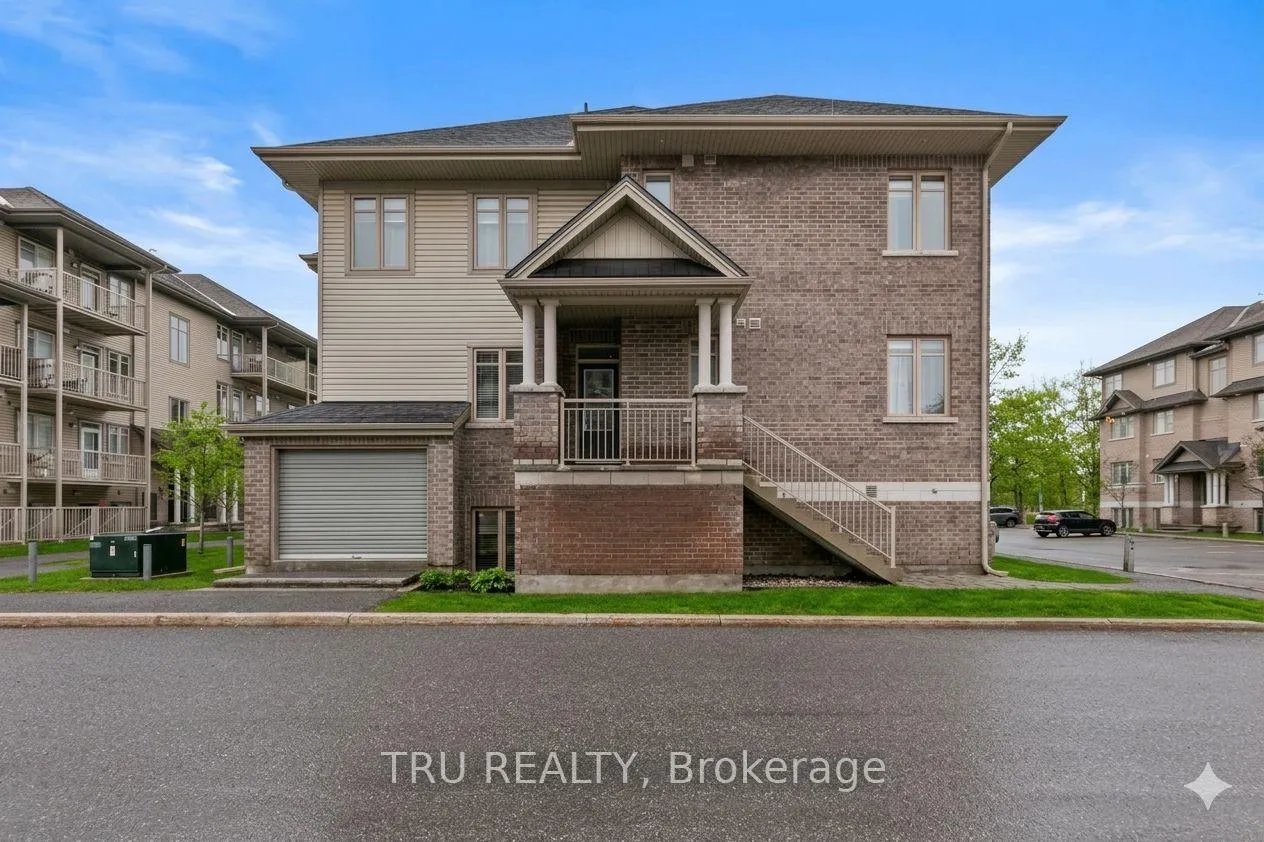 Photo 2 of 28 Tadley Private, Ottawa, Barrhaven - Longfields — HOMEH
