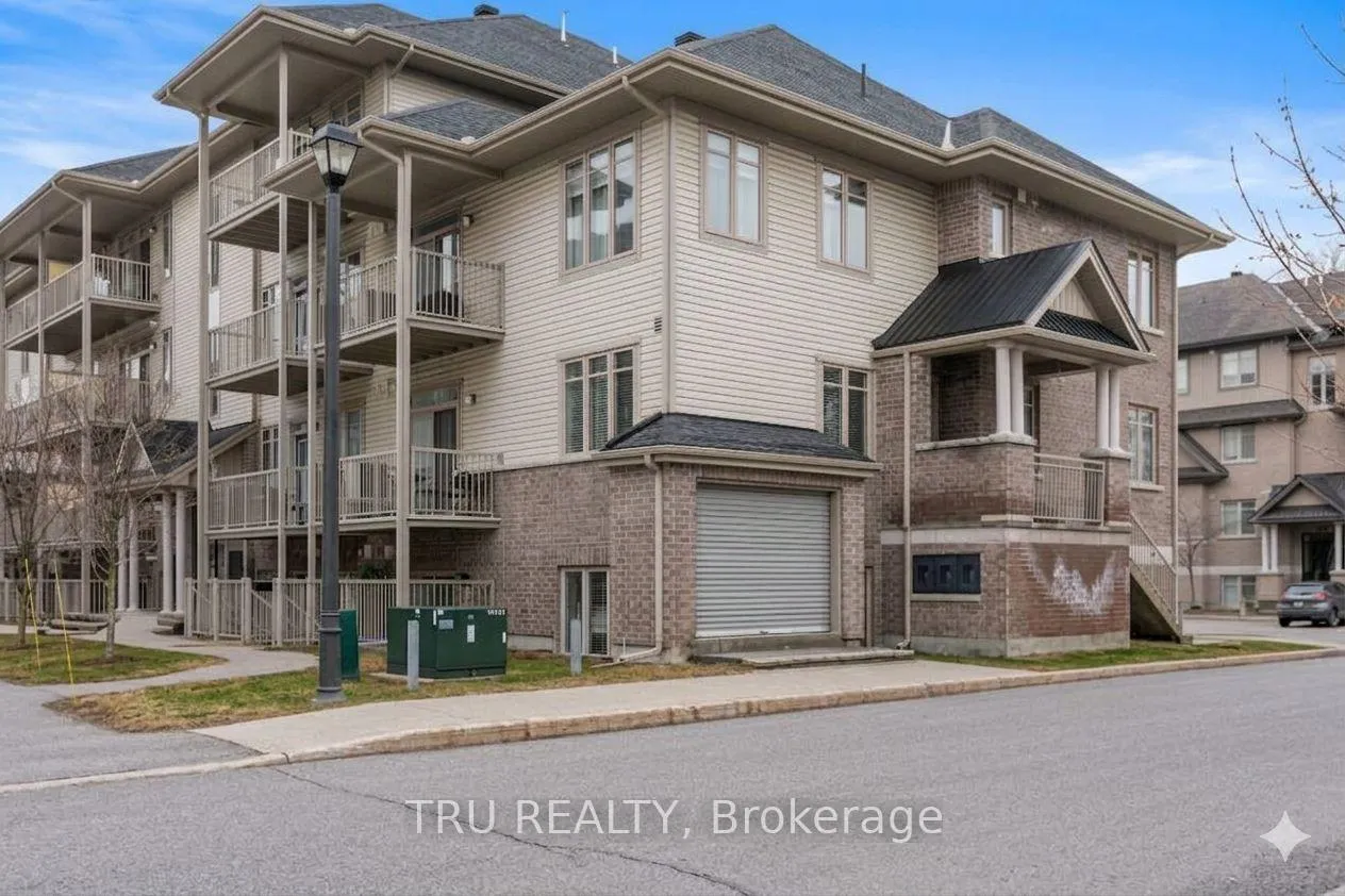 Photo 3 of 28 Tadley Private, Ottawa, Barrhaven - Longfields — HOMEH