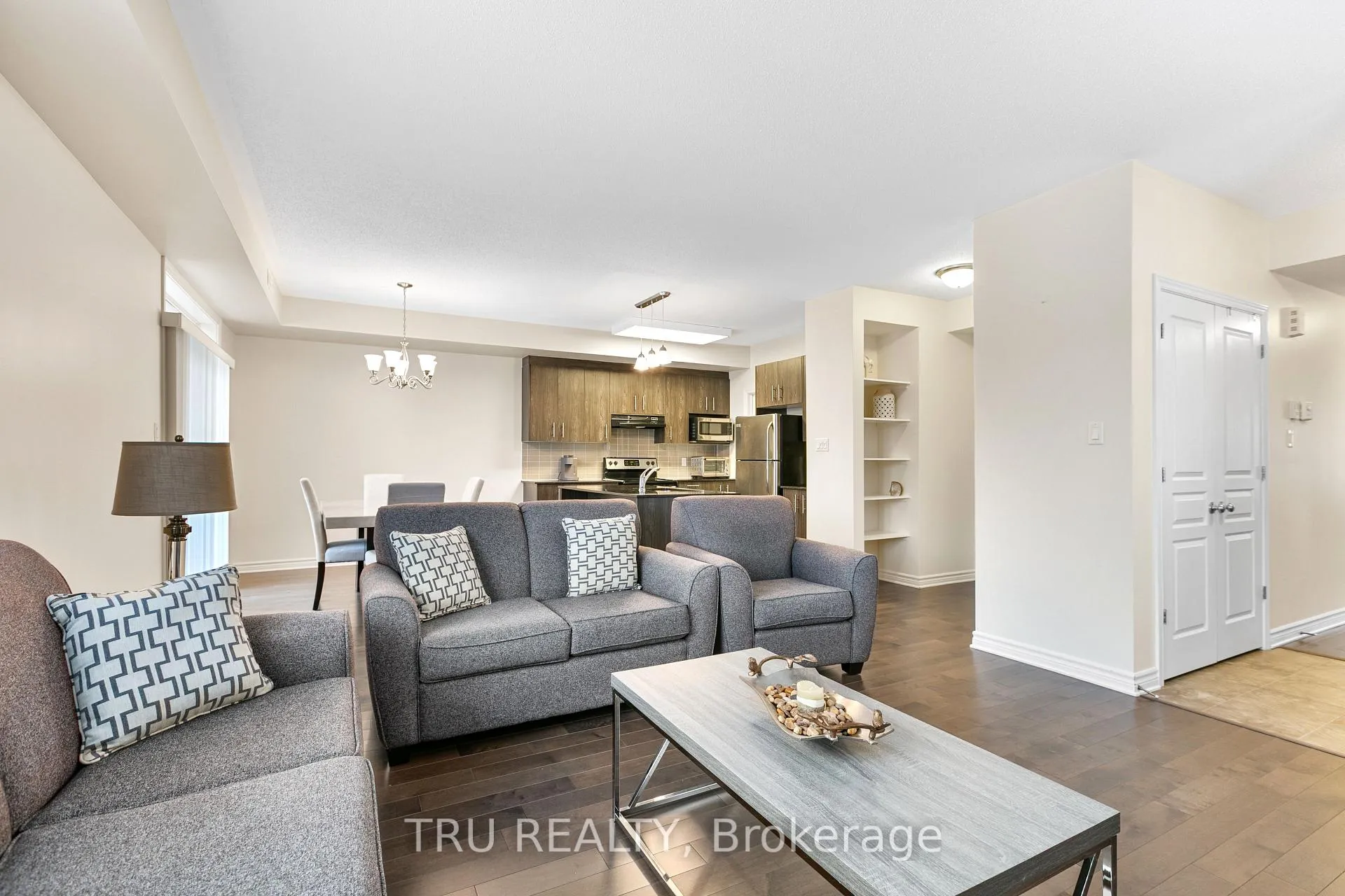 Photo 6 of 28 Tadley Private, Ottawa, Barrhaven - Longfields — HOMEH