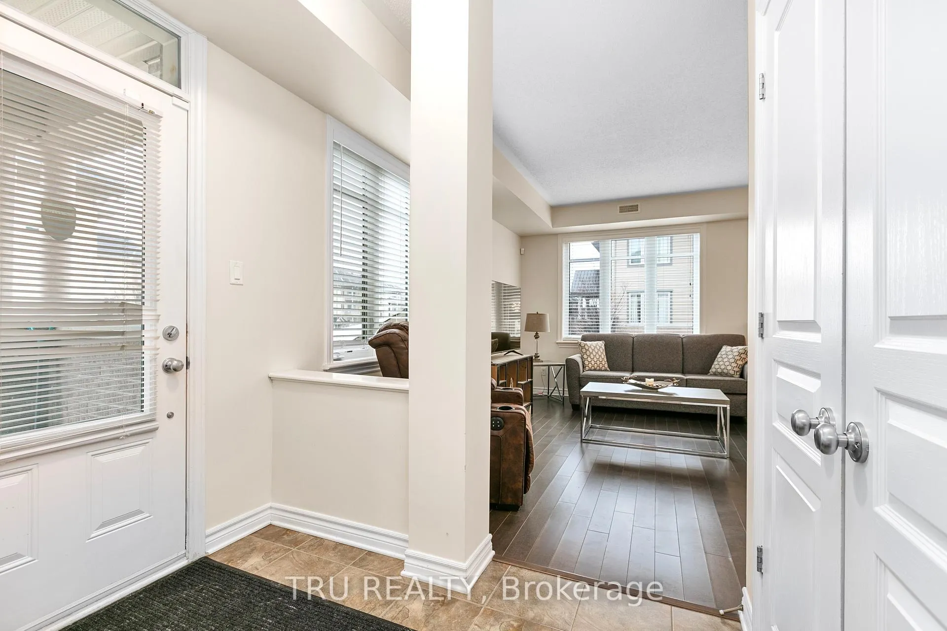 Photo 7 of 28 Tadley Private, Ottawa, Barrhaven - Longfields — HOMEH
