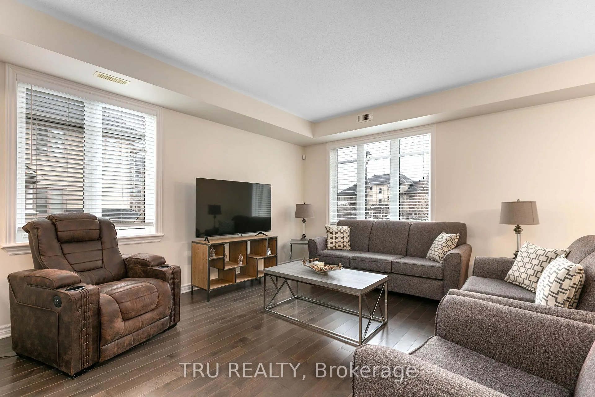 Photo 9 of 28 Tadley Private, Ottawa, Barrhaven - Longfields — HOMEH